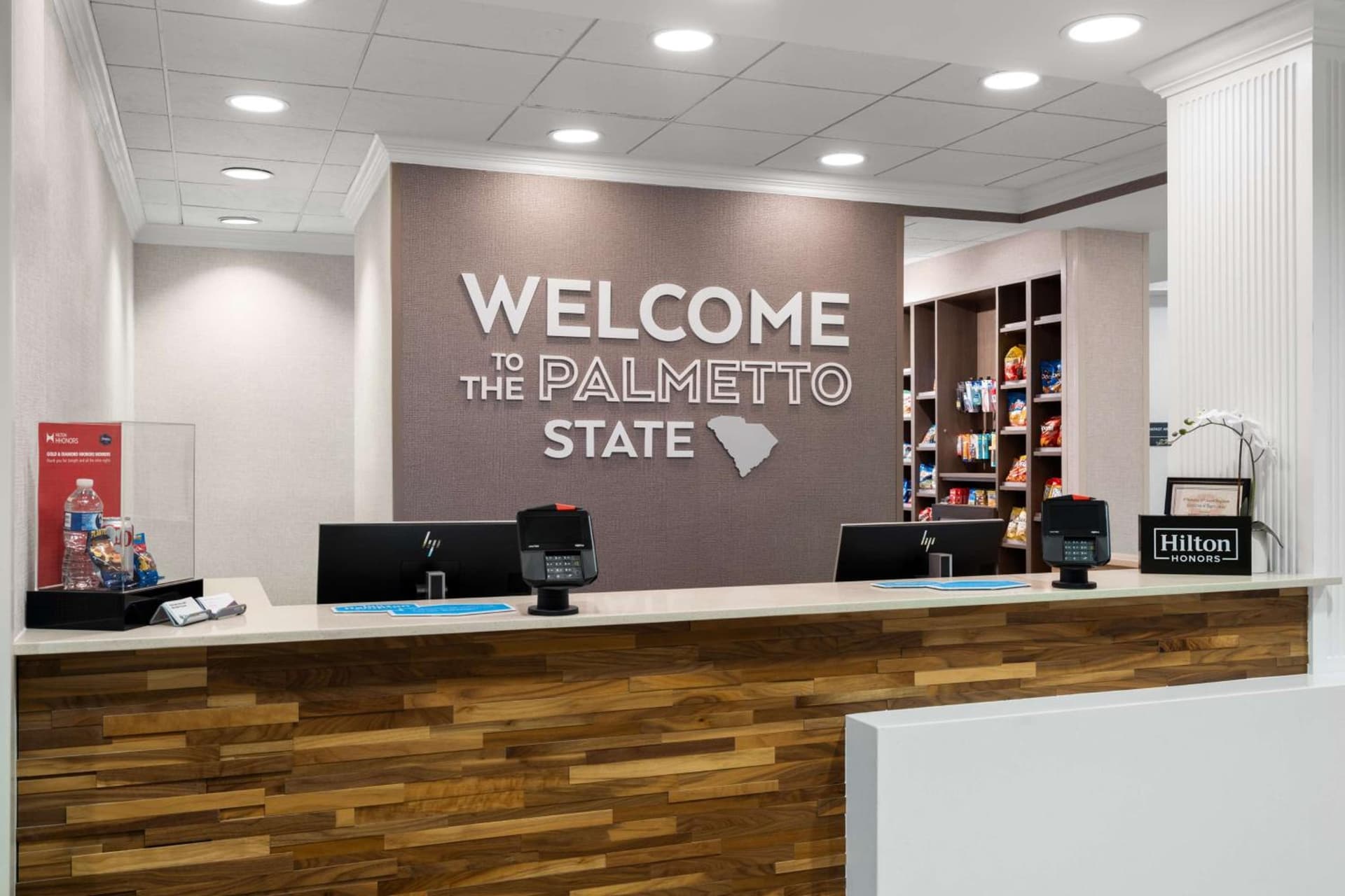 Hampton Inn Charleston North interior in Charleston, SC — gallery photo 2