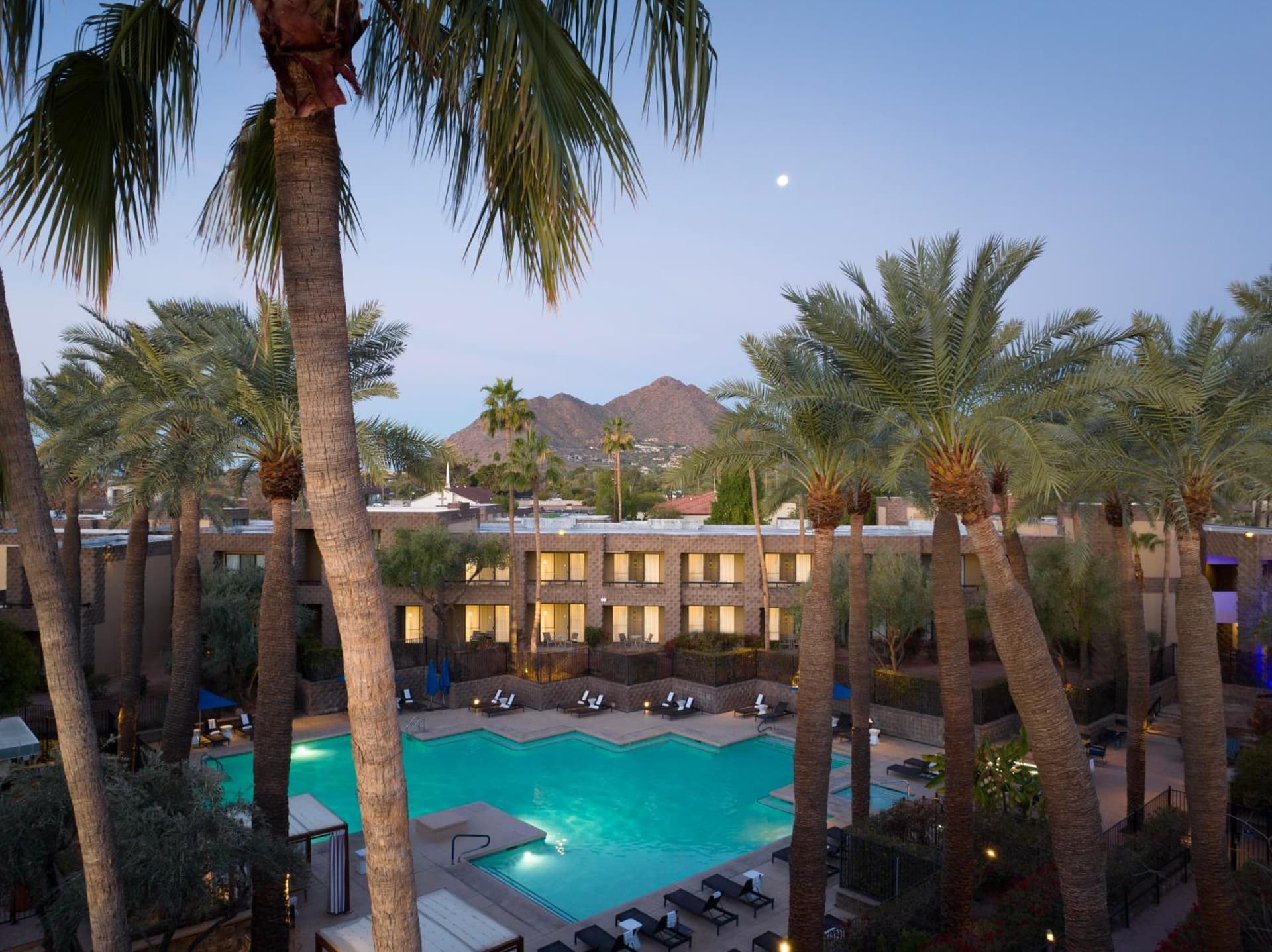 DoubleTree by Hilton Paradise Valley Resort Scottsdale interior in Scottsdale, AZ — gallery photo 2