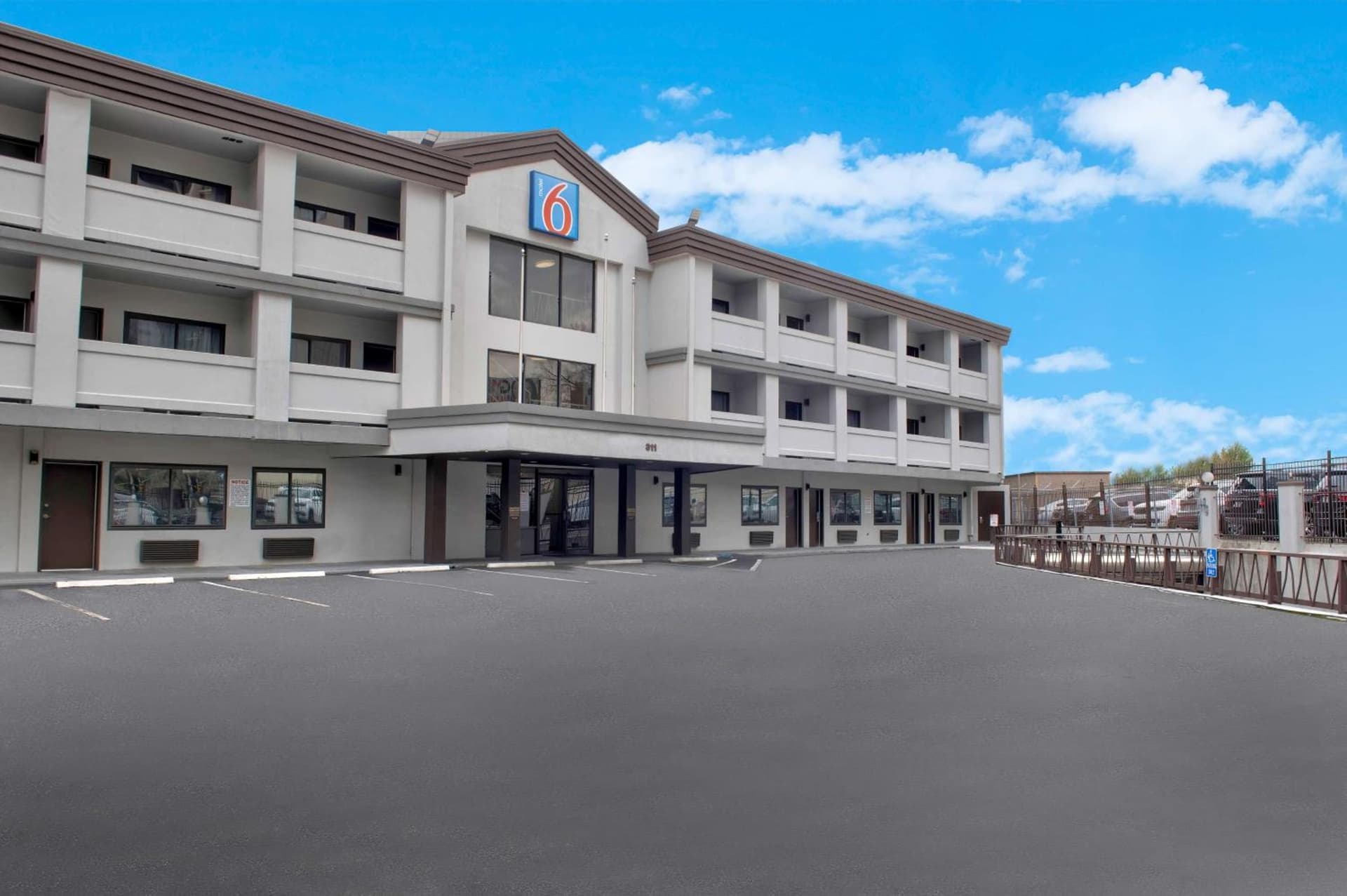 Motel 6-Atlanta, GA - Downtown property views in Atlanta, GA — gallery photo 3