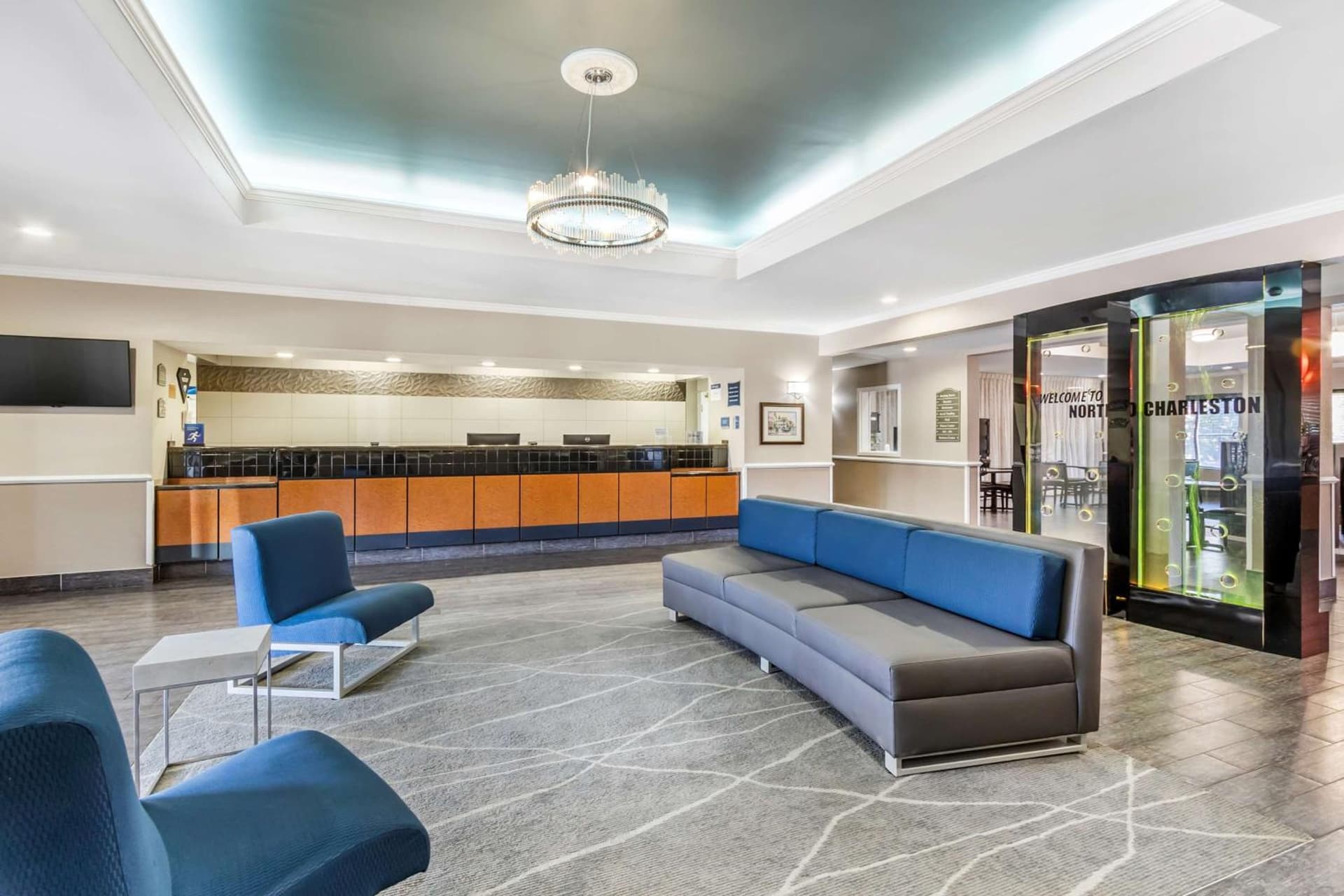 Comfort Inn & Suites North Charleston - Northwoods interior in Charleston, SC — gallery photo 2
