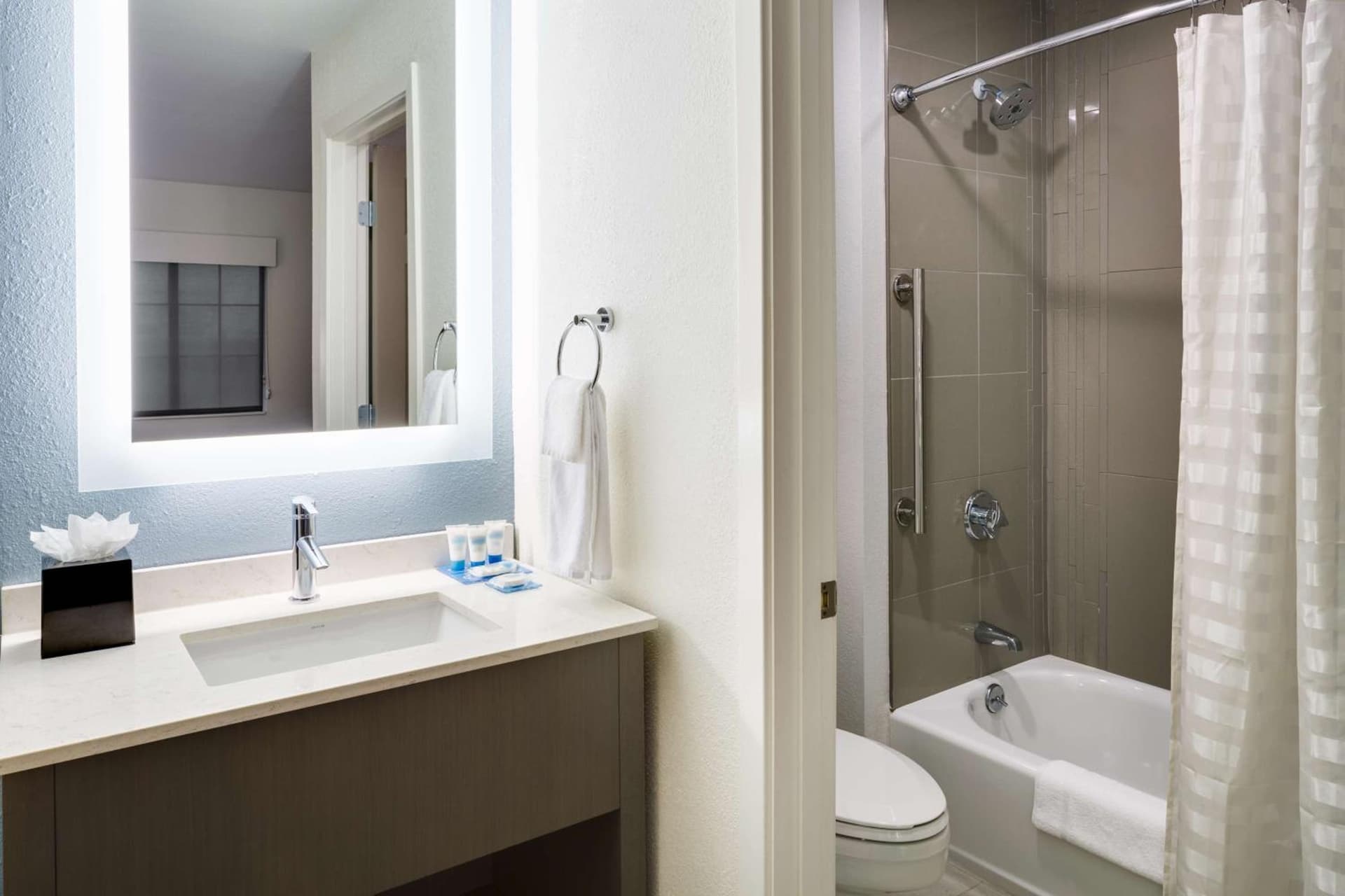 Hyatt House Boston Waltham gallery photo in Waltham, MA — image 74