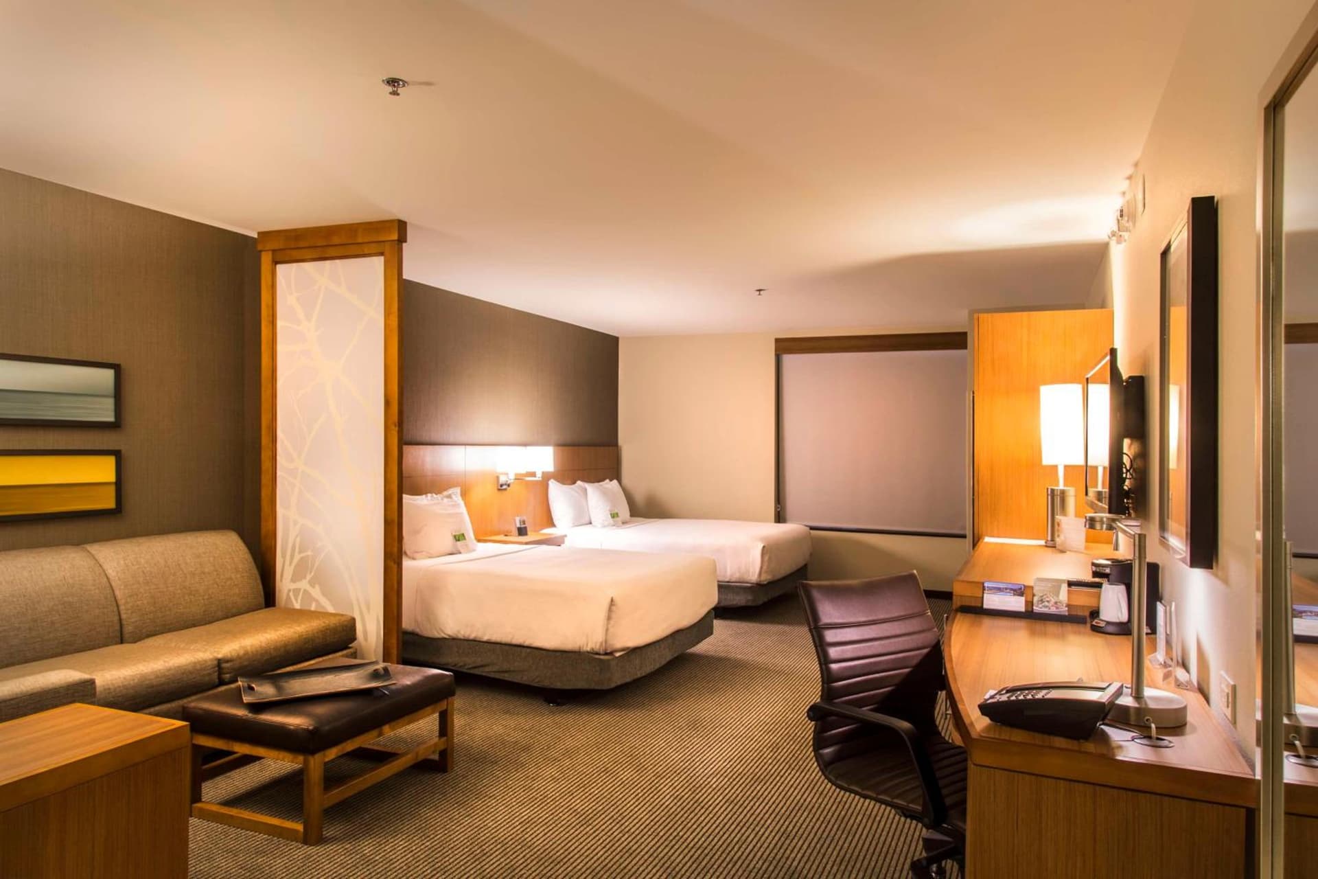 Hyatt Place Charlottesville interior in Charlottesville, VA — gallery photo 2