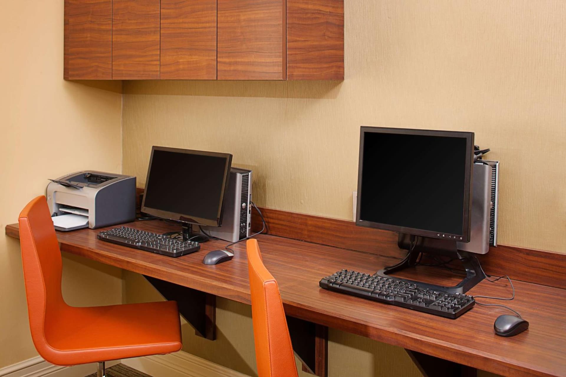 Hyatt House Mount Laurel interior in Mount Laurel, NJ — gallery photo 2