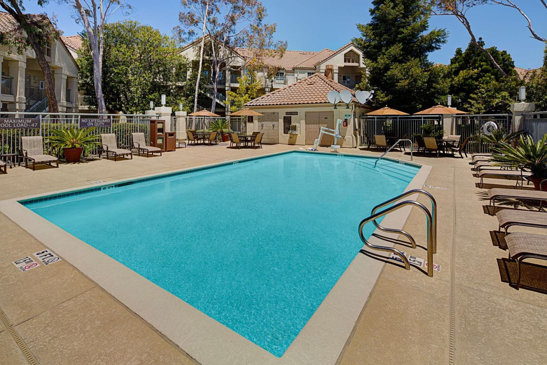 Hyatt House Belmont Redwood Shores interior in Belmont, CA — gallery photo 2