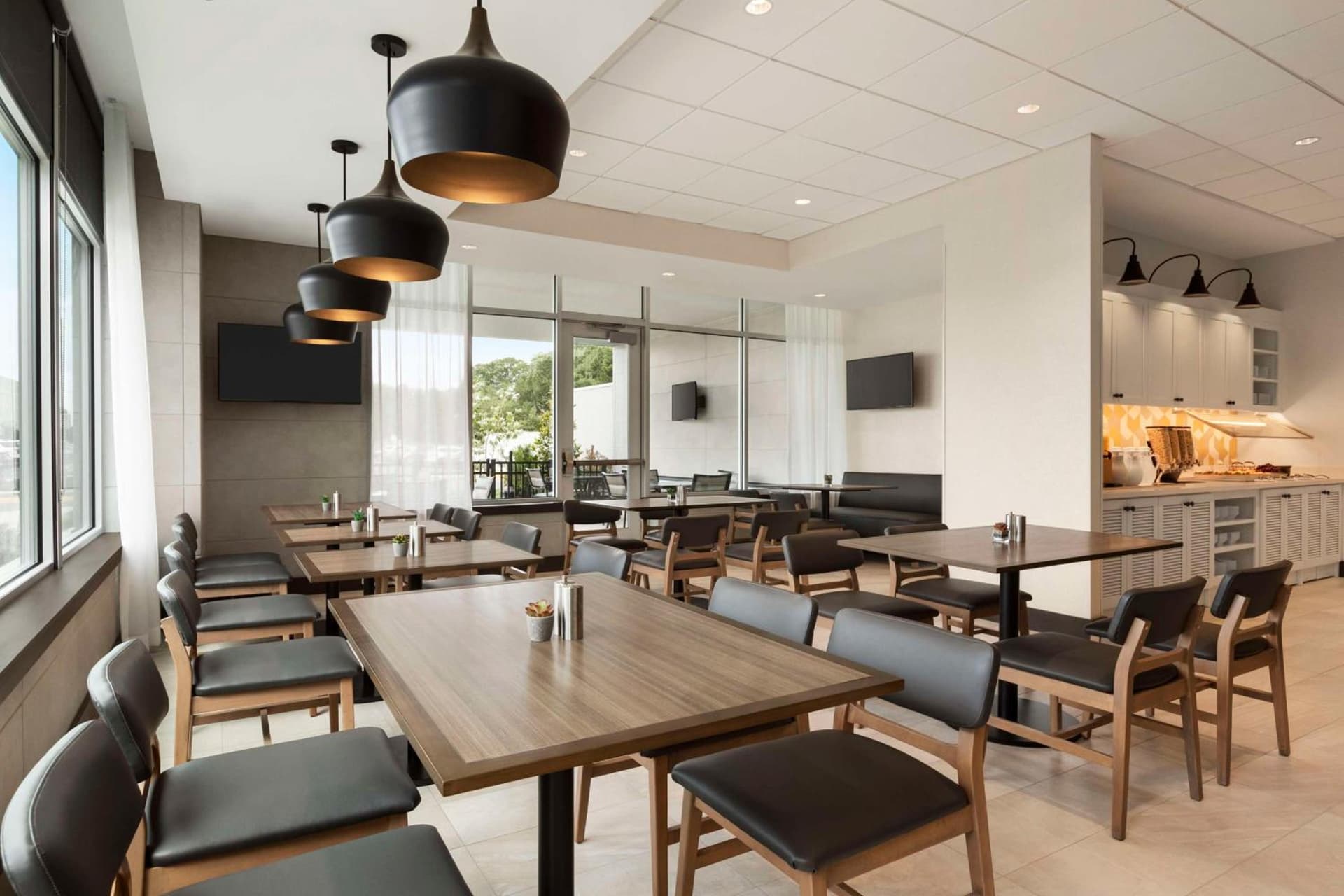 Hyatt Place Virginia Beach Town Center gallery photo in Virginia Beach, VA — image 9
