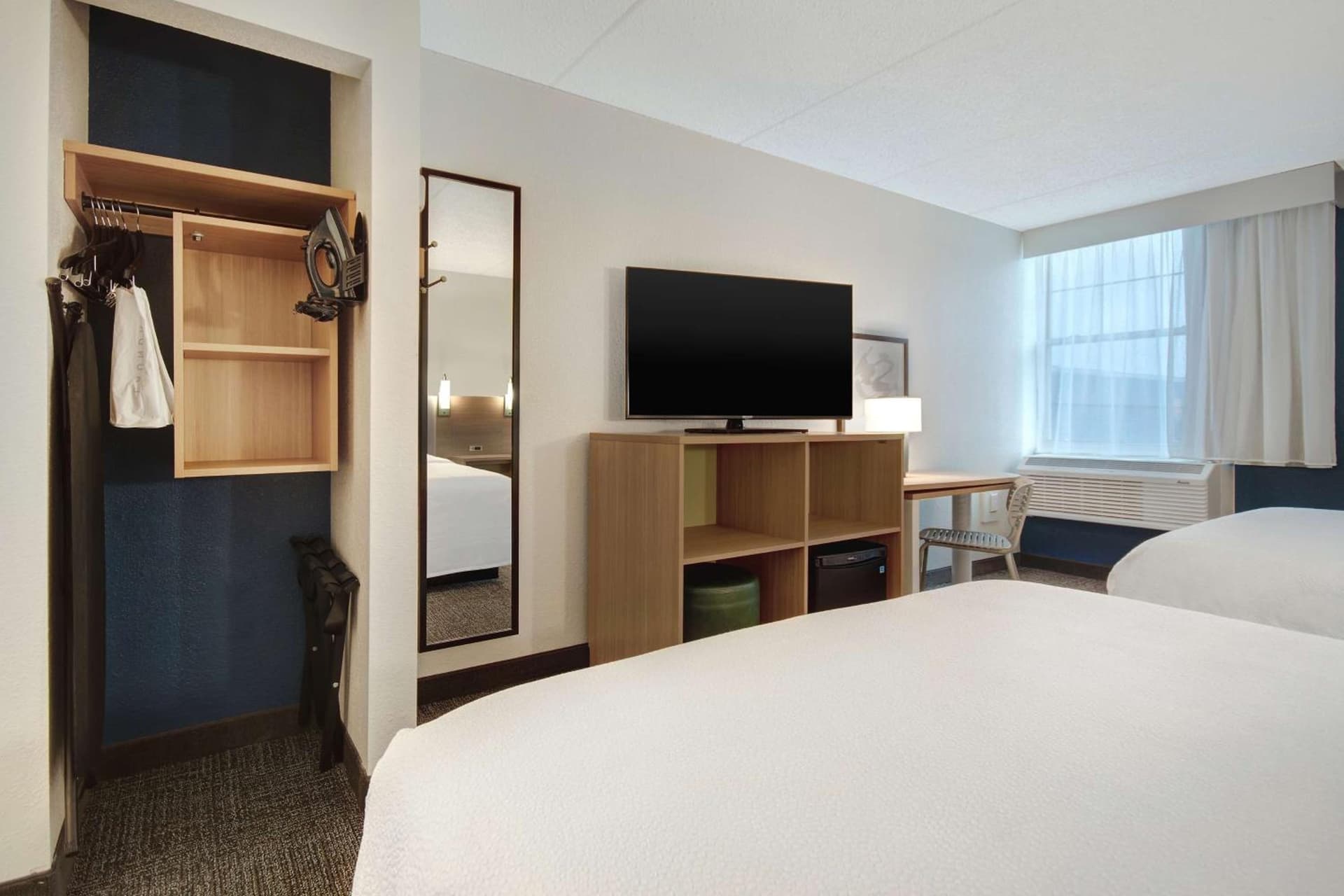 Spark By Hilton Rochester University Area interior in Rochester, NY — gallery photo 2