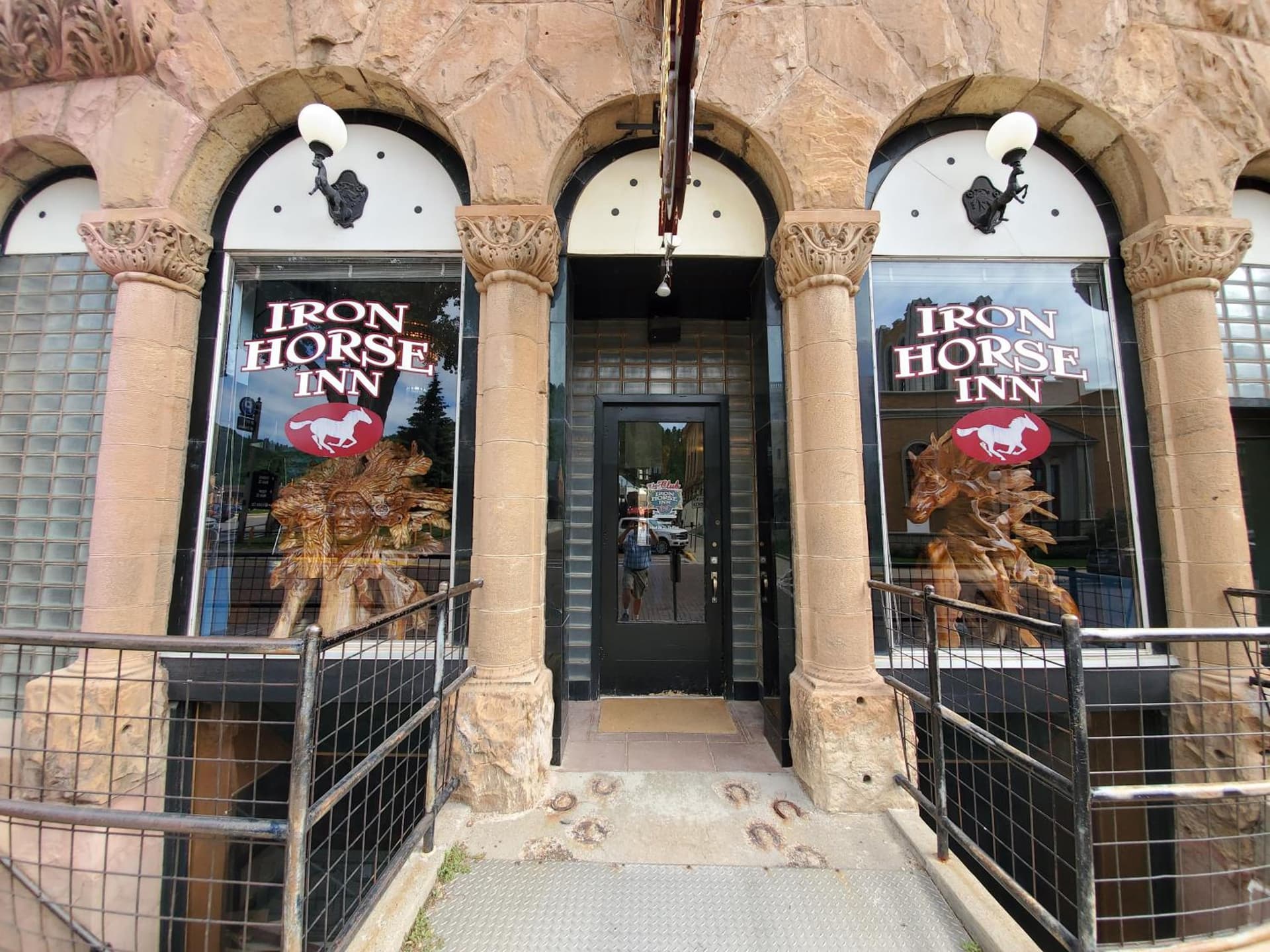 Historic Iron Horse Inn - Deadwood interior in Deadwood, SD — gallery photo 2
