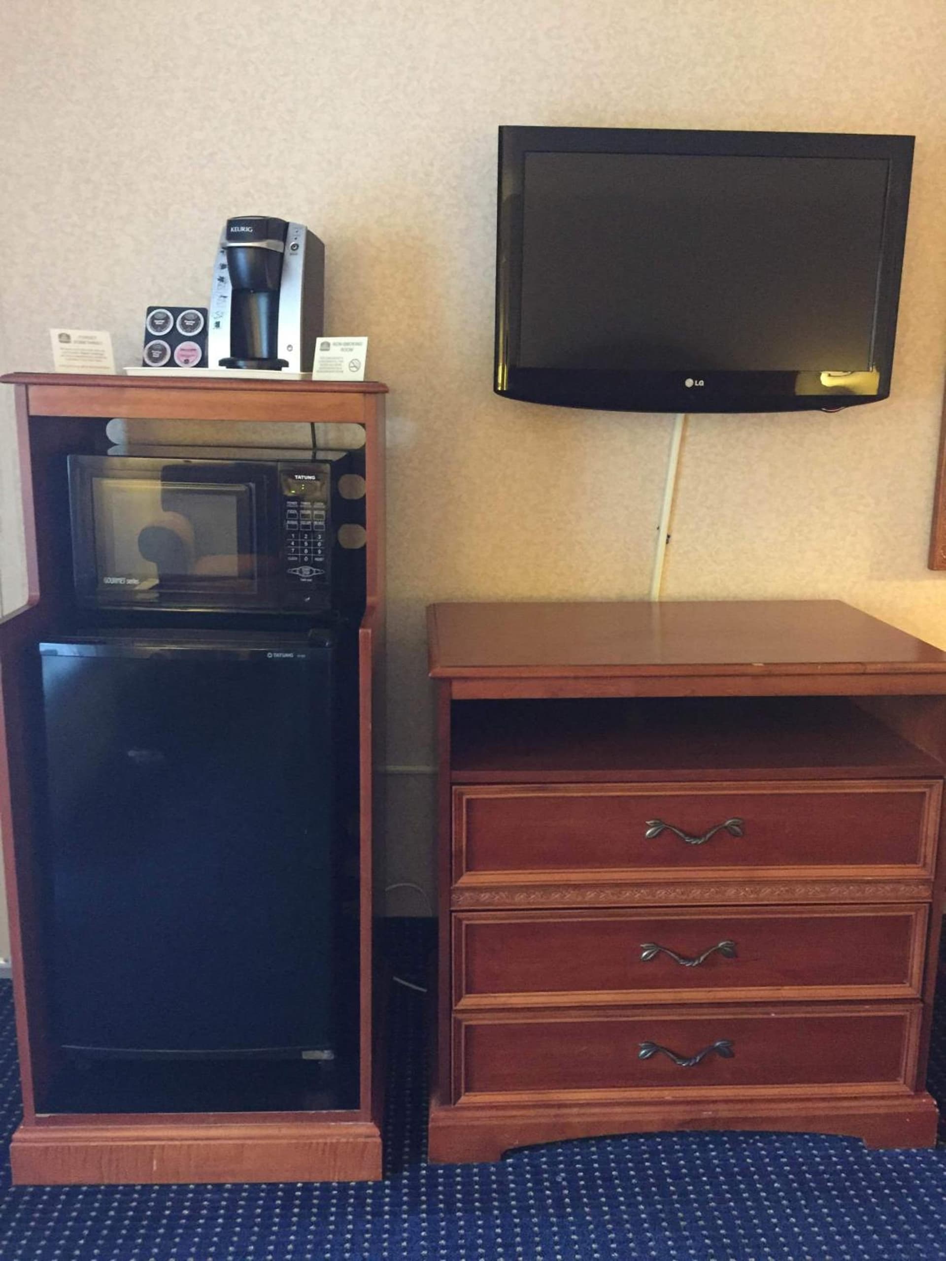 Hotel Pentagon interior in Arlington, VA — gallery photo 2
