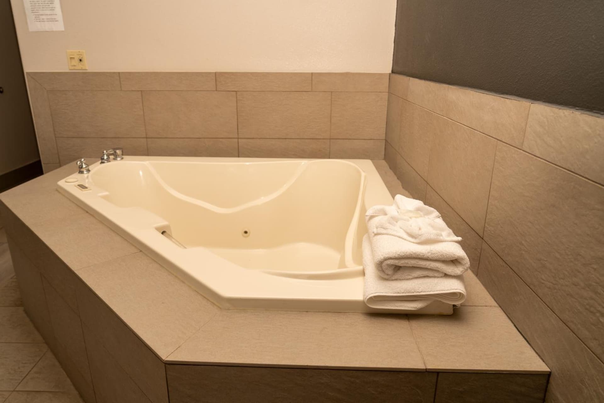 Country Inn & Suites by Radisson, College Station, TX gallery photo in College Station, TX — image 61