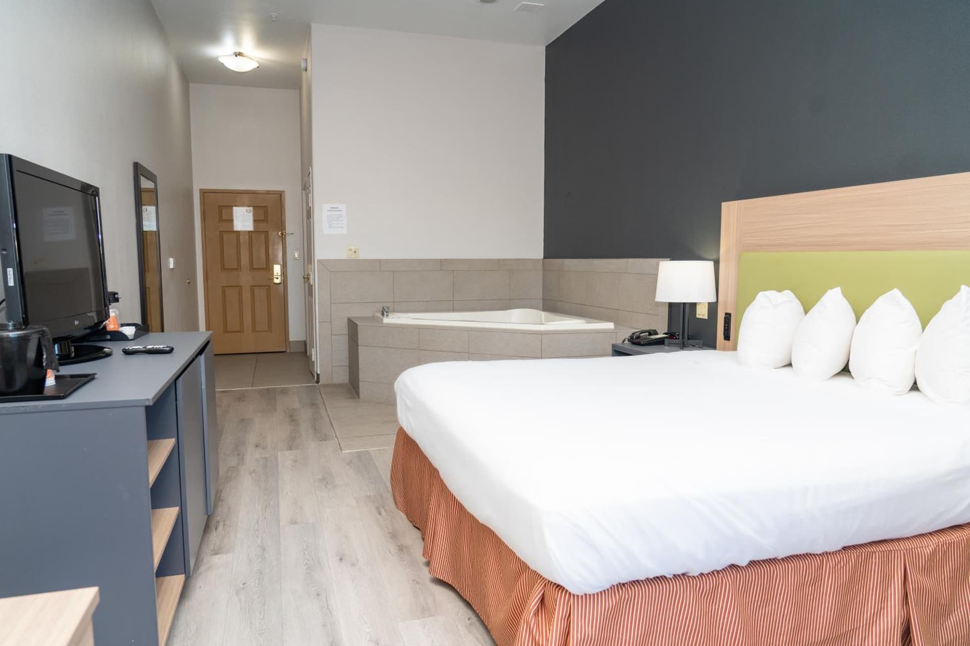 Country Inn & Suites by Radisson, College Station, TX gallery photo in College Station, TX — image 35
