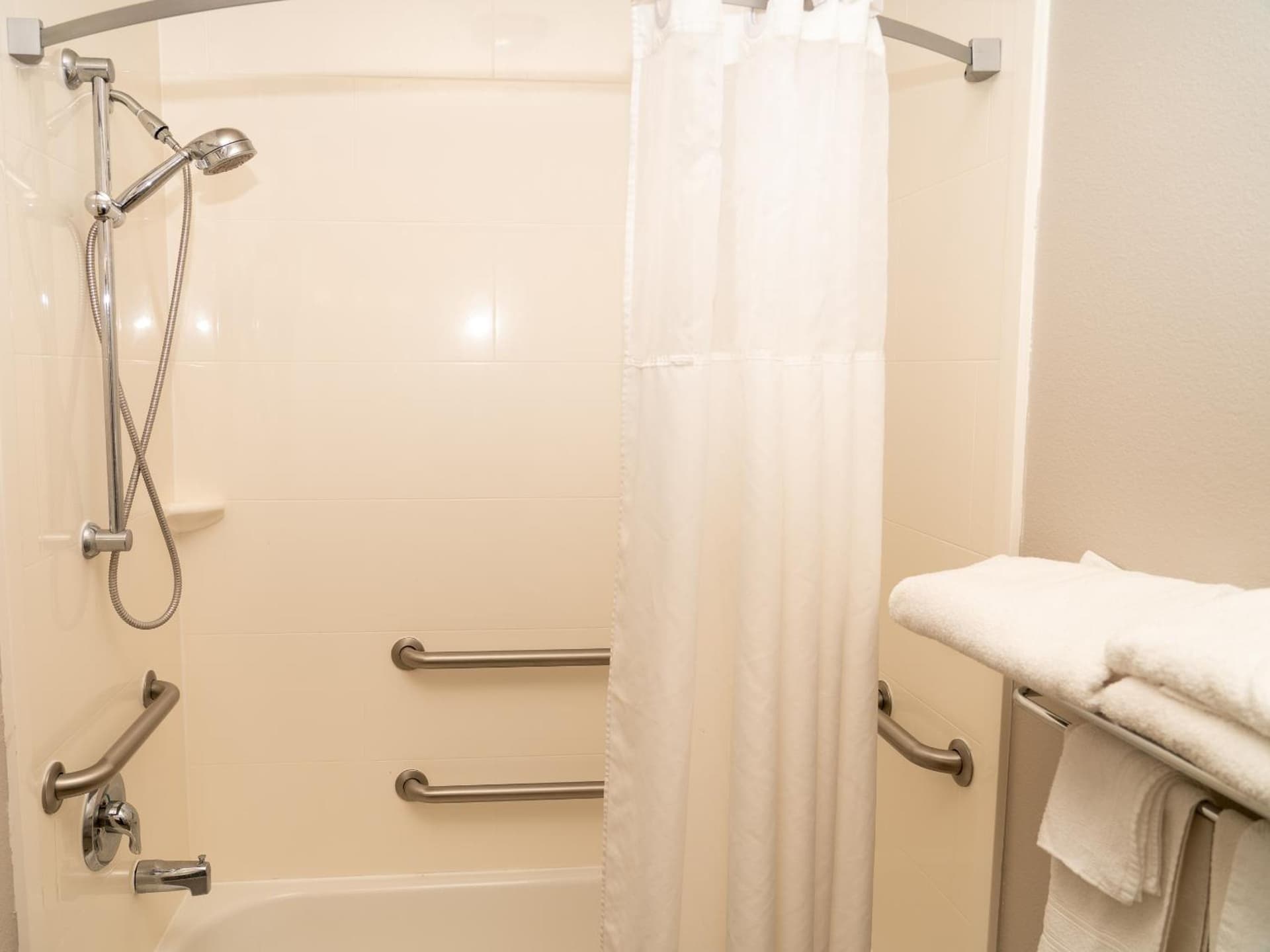 Country Inn & Suites by Radisson, College Station, TX gallery photo in College Station, TX — image 15