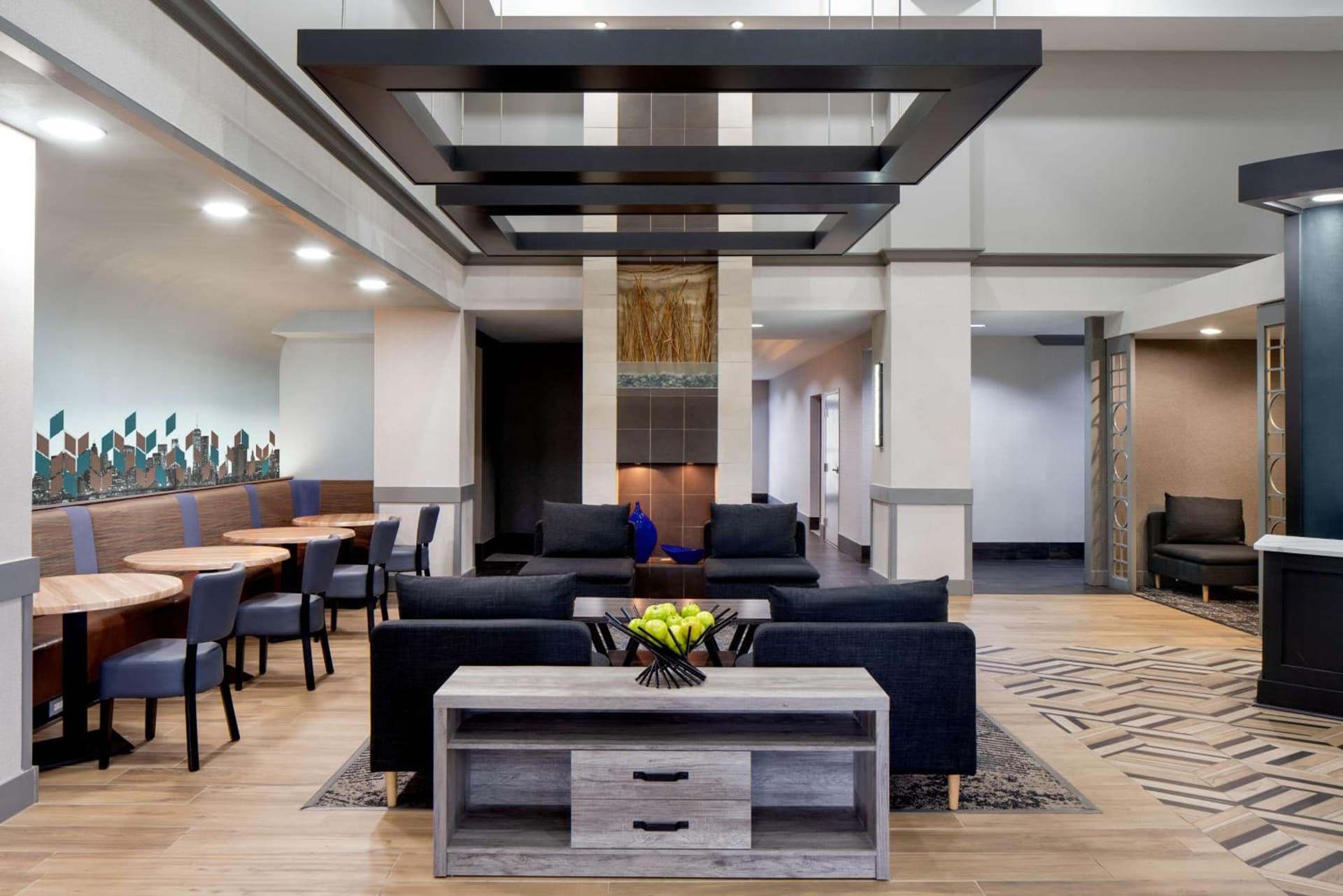 Hyatt Place Fair Lawn Paramus interior in Fair Lawn, NJ — gallery photo 2