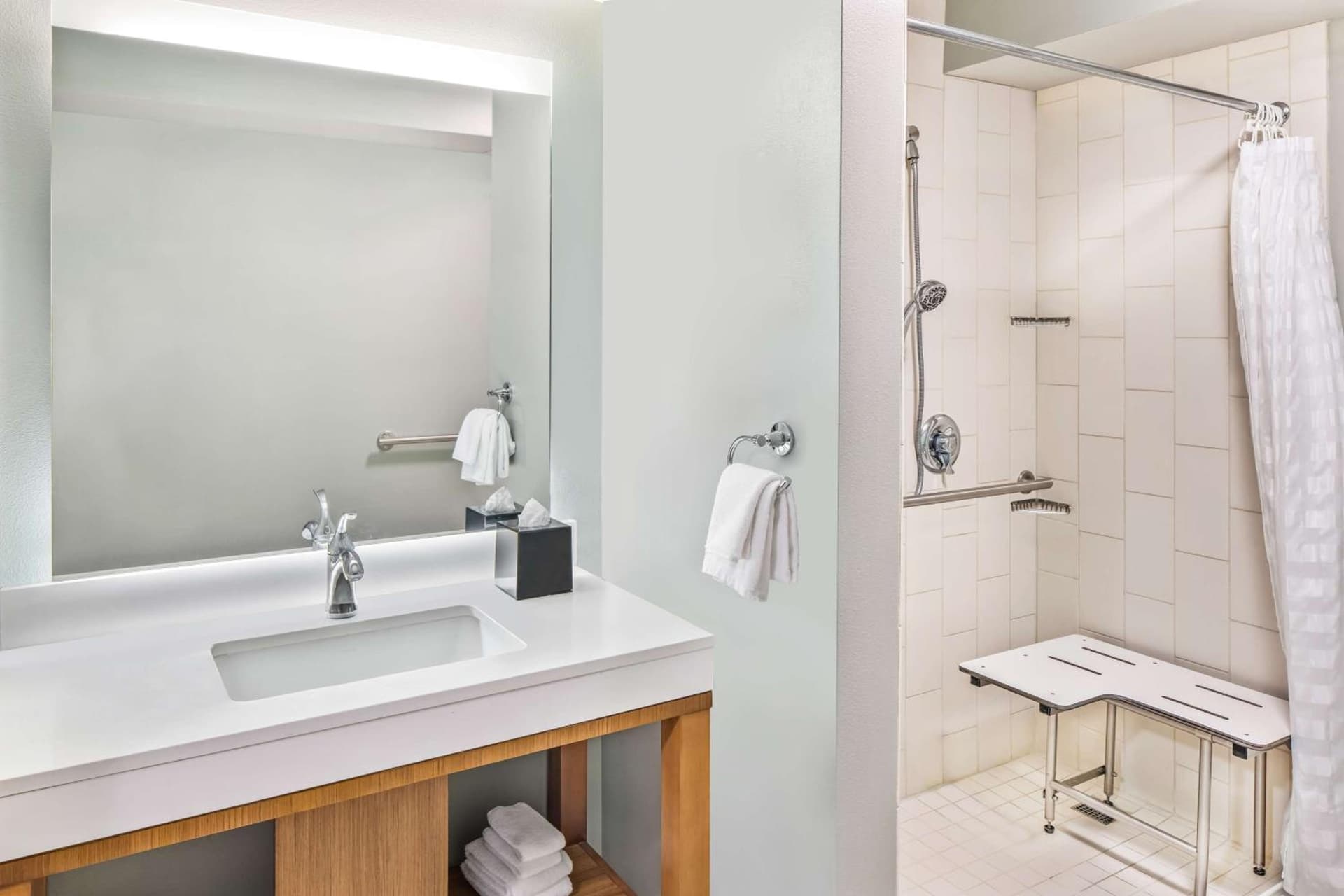 Hyatt Place Waikiki Beach gallery photo in Honolulu, HI — image 104