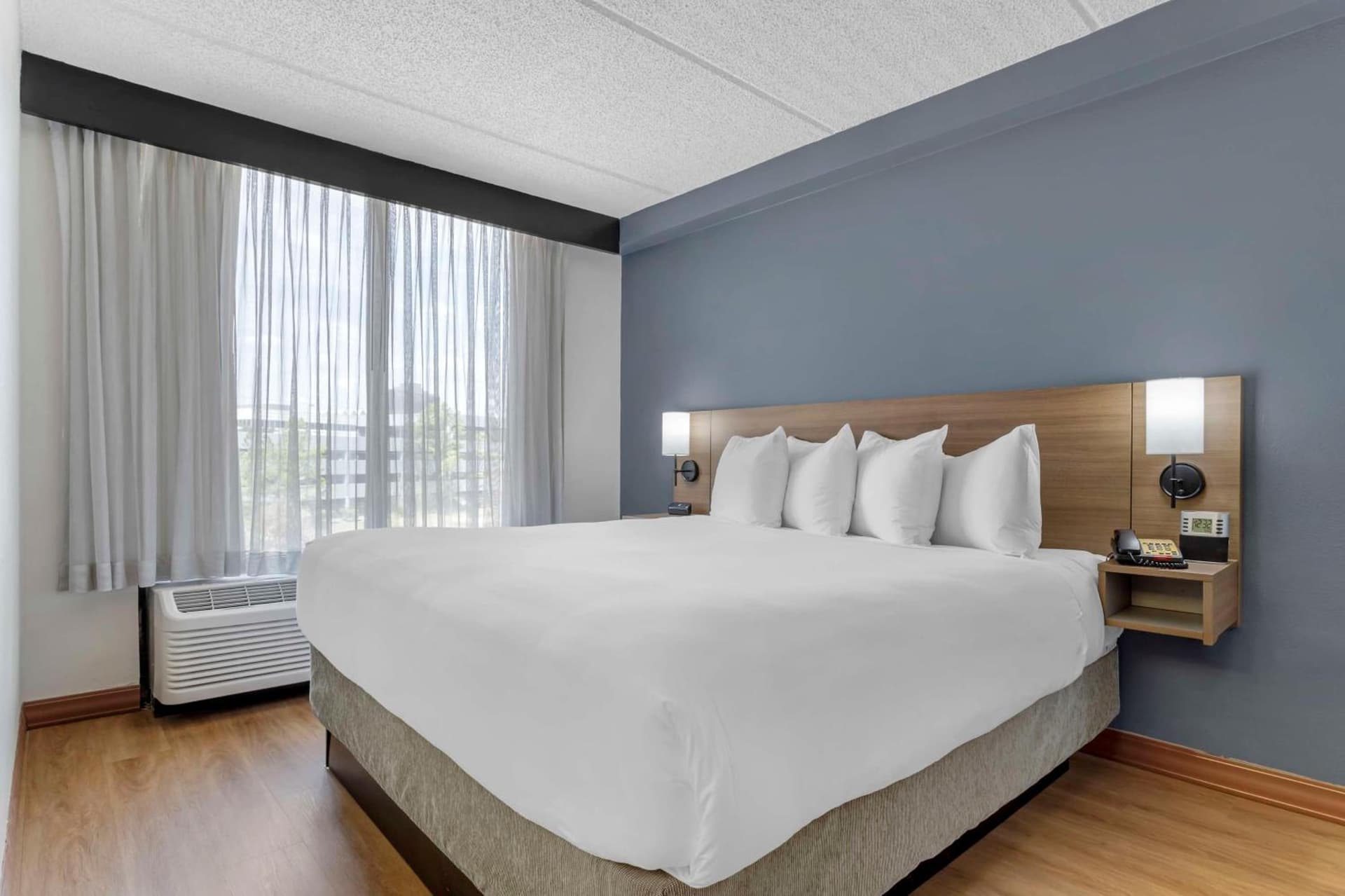 The IAH Houston Hotel property views in Houston, TX — gallery photo 3