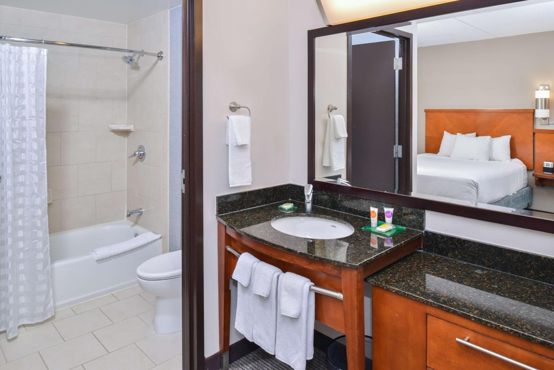 Hyatt Place Herndon Dulles Airport - East gallery photo in Herndon, VA — image 40