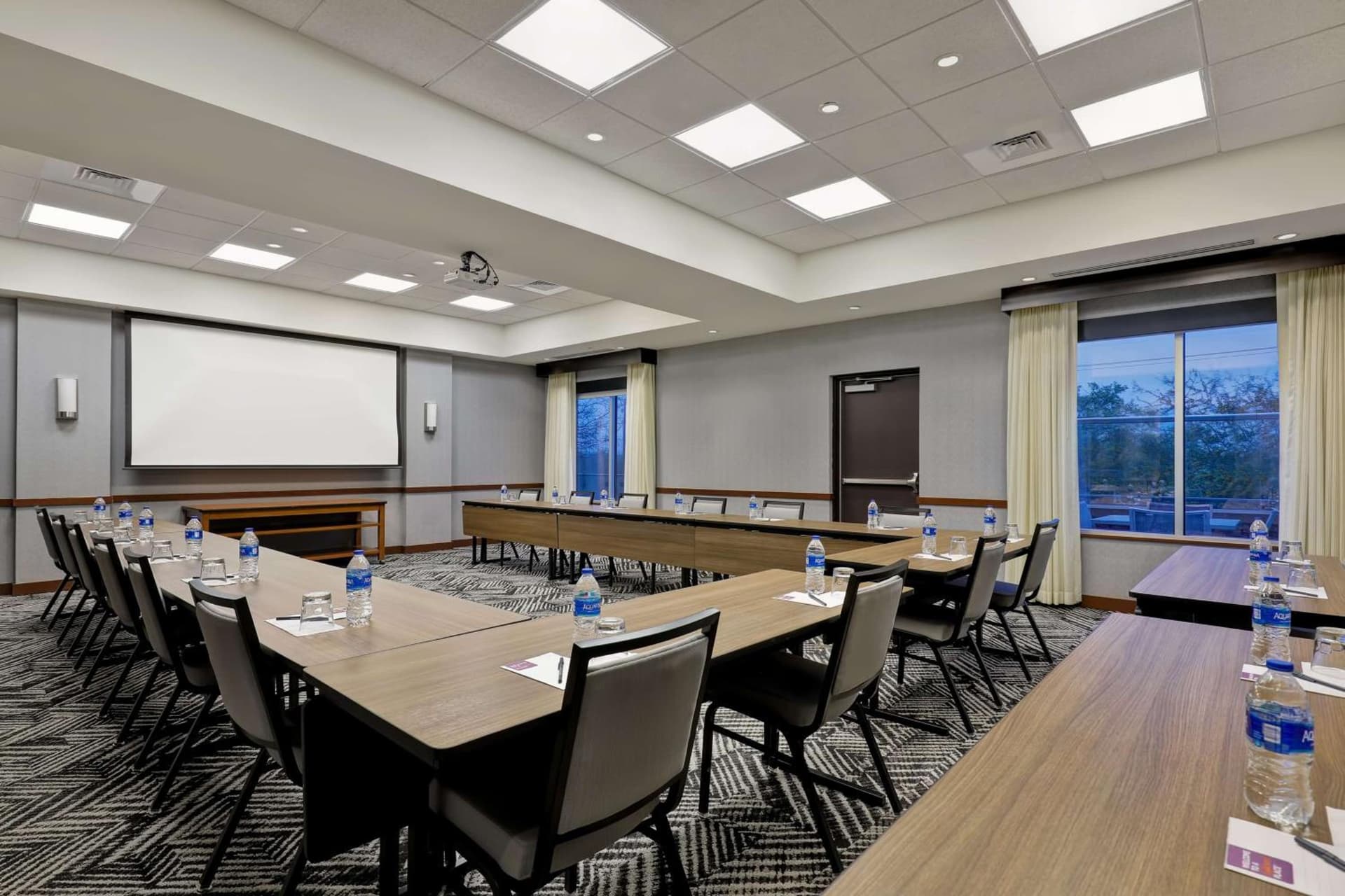 Hyatt Place San Antonio North Stone Oak interior in San Antonio, TX — gallery photo 2