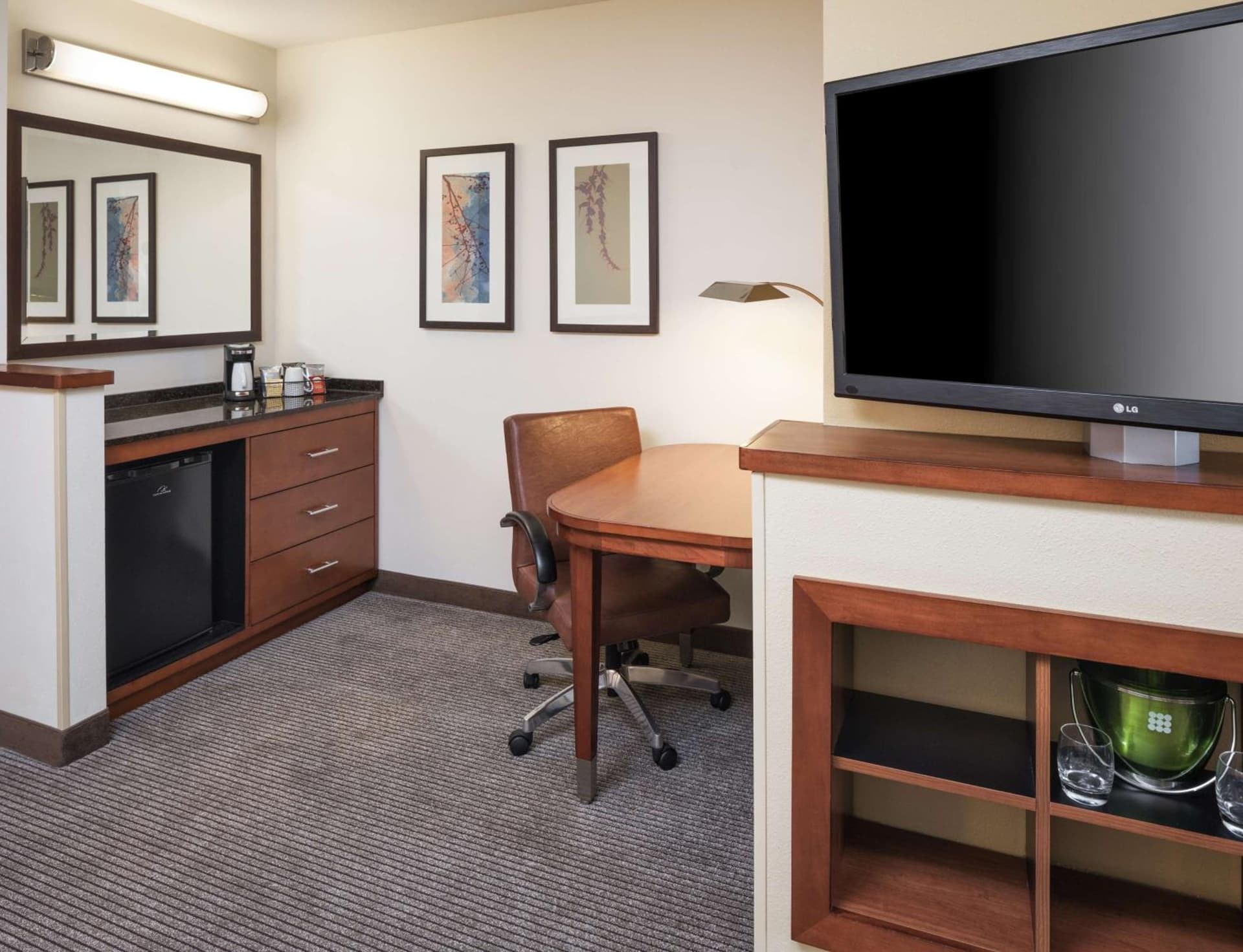 Hyatt Place South Bend/Mishawaka interior in South Bend, IN — gallery photo 2