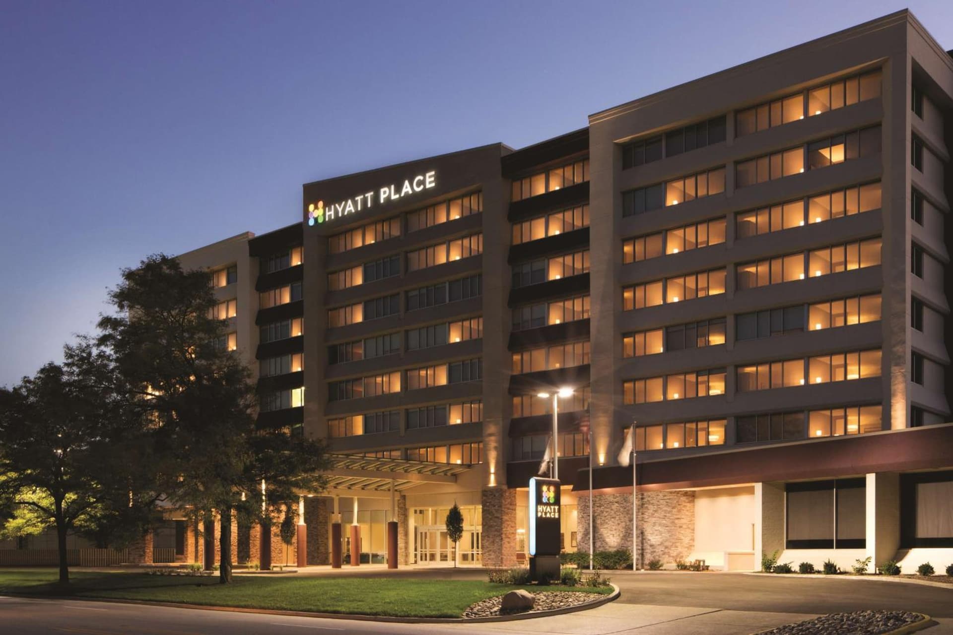 Hyatt Place Chicago O'Hare Airport property views in Rosemont, IL — gallery photo 3