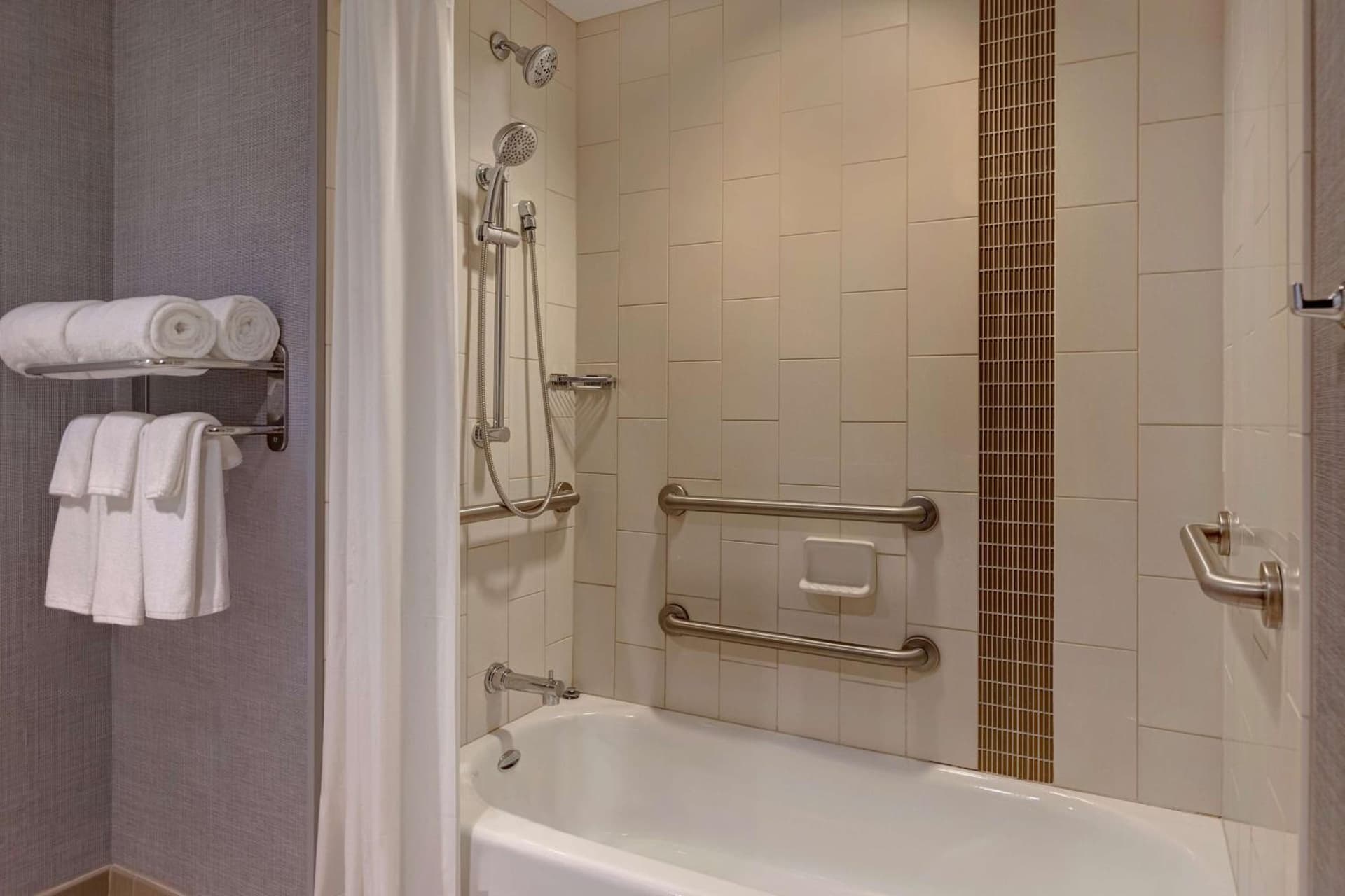 Hyatt Place Bloomington / Normal gallery photo in Bloomington, IL — image 52