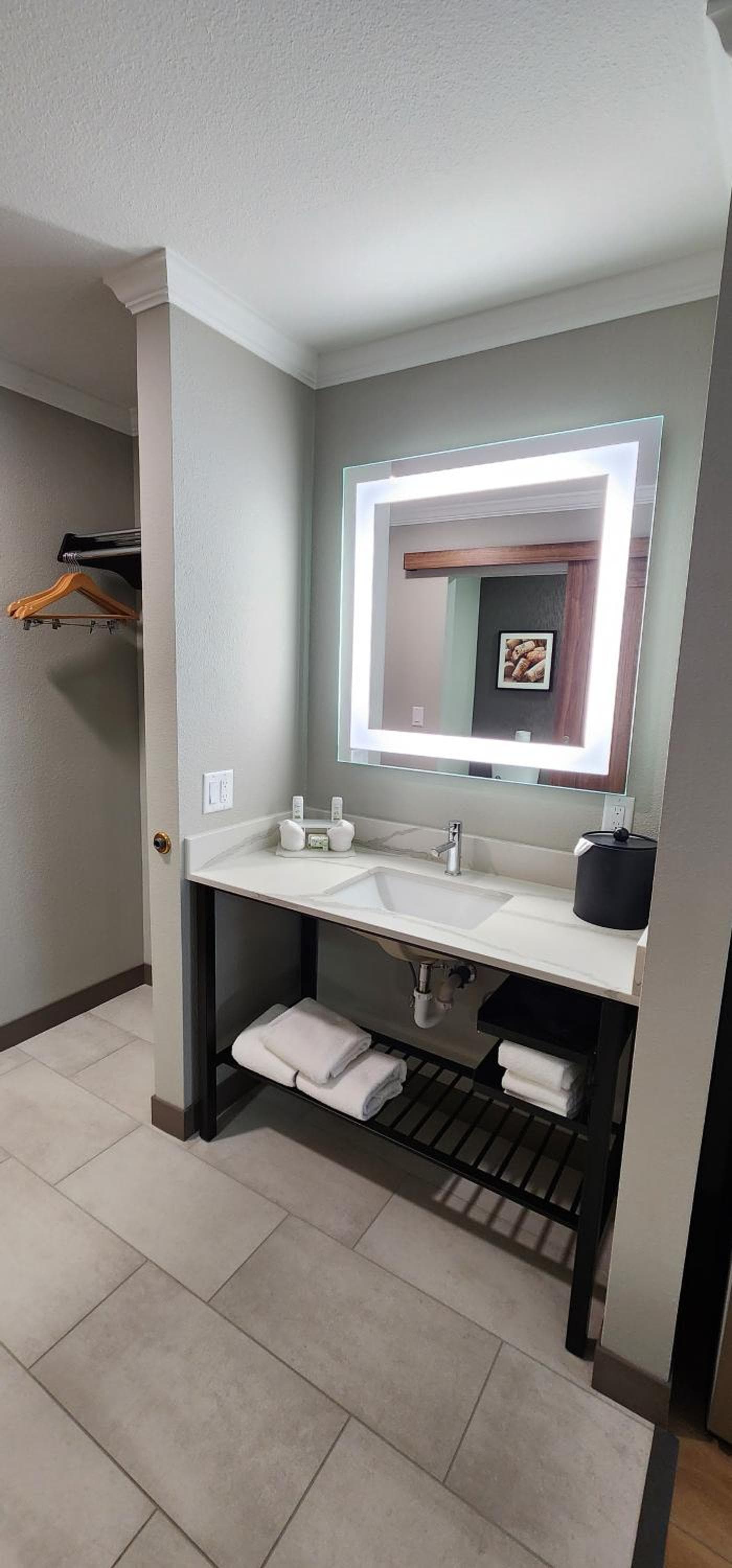 La Quinta Inn & Suites by Wyndham Yakima Downtown gallery photo in Yakima, WA — image 25