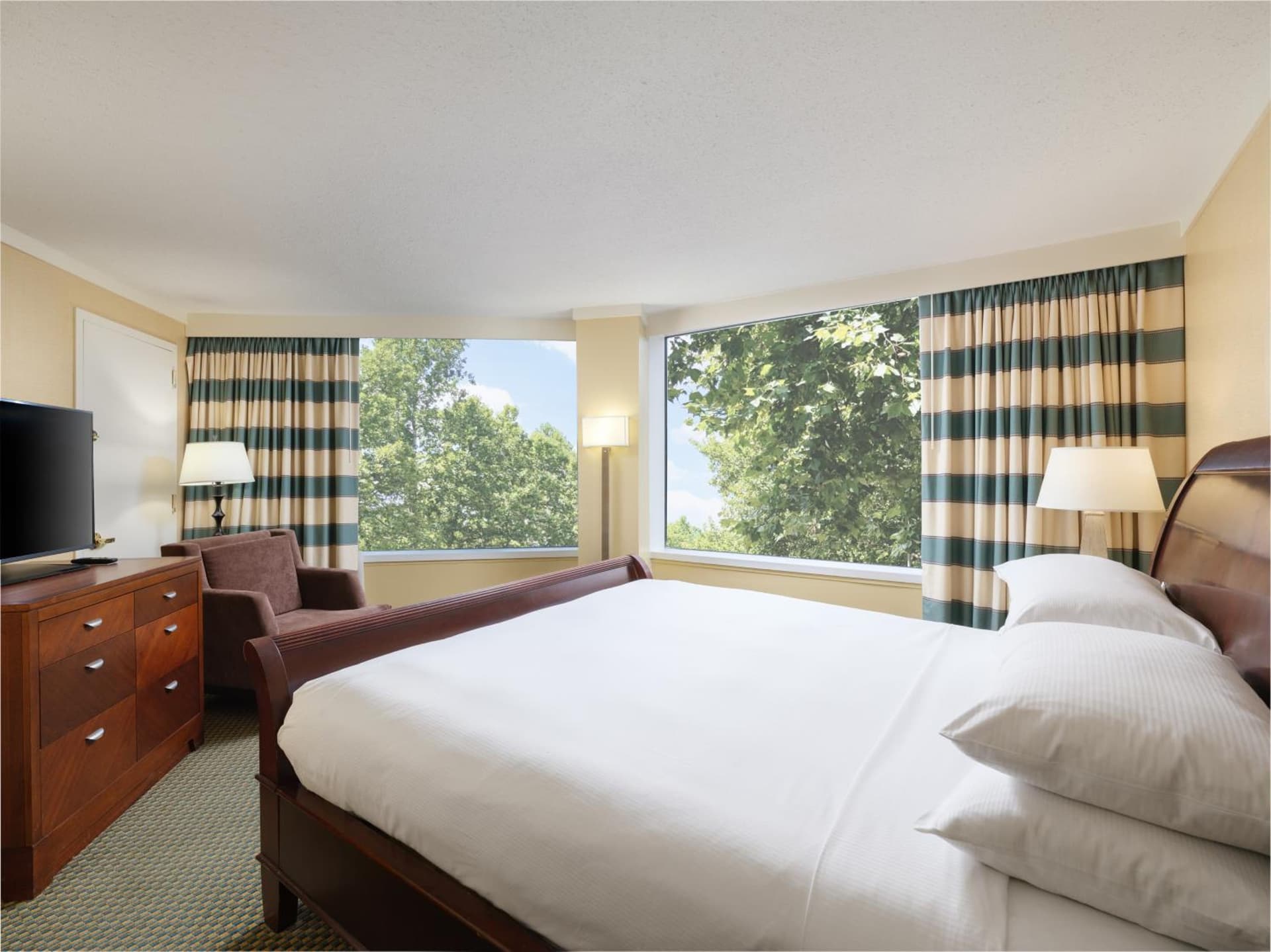 DoubleTree by Hilton Stamford gallery photo in Stamford, CT — image 84