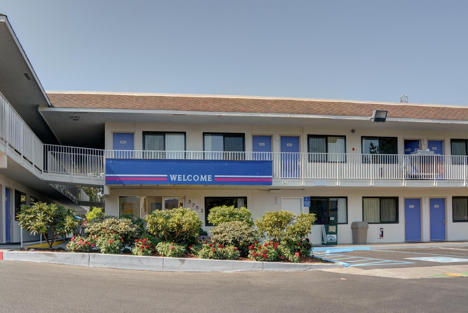 Motel 6-Springfield, OR - Eugene North interior in Springfield, OR — gallery photo 2