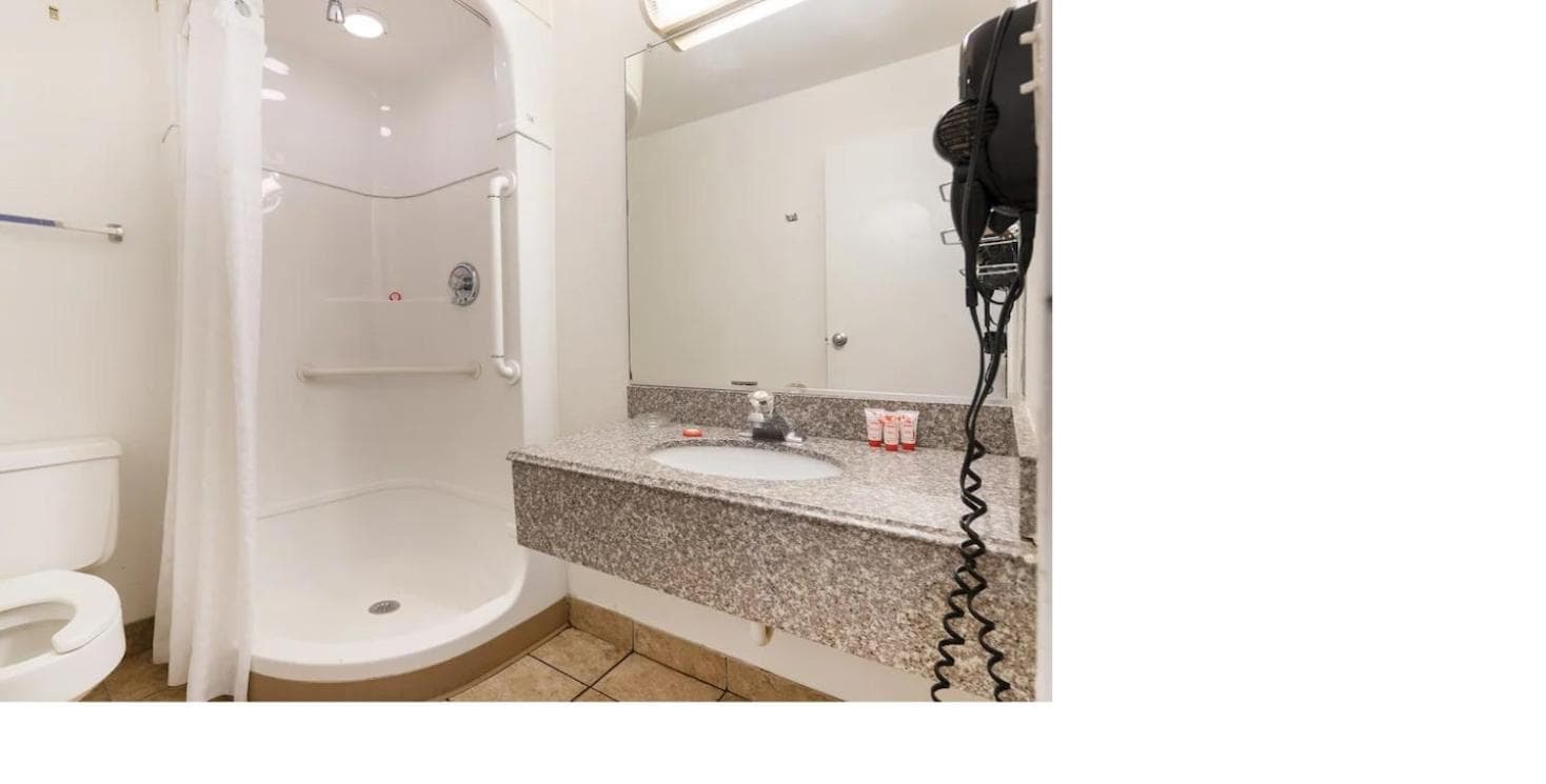 Southern Comfort Hotel property views in Tulsa, OK — gallery photo 3
