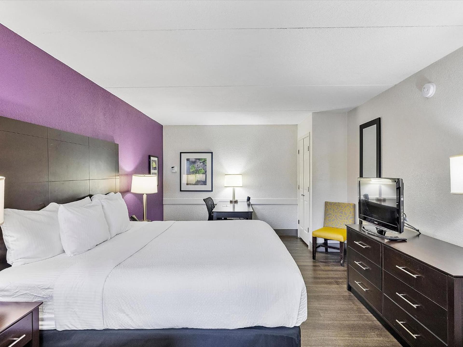 La Quinta Inn by Wyndham Miami Airport North property views in Miami, FL — gallery photo 3