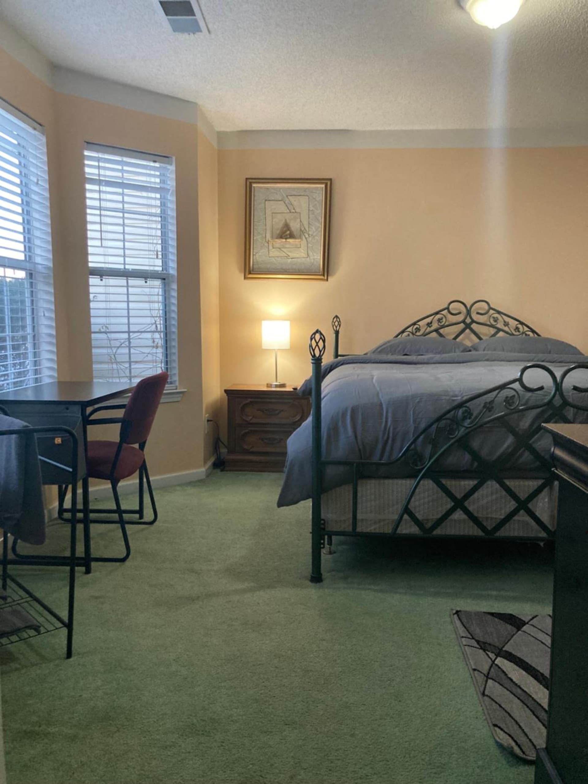 Stunning Room! King Size bed. Private Bath!Room 2 featured exterior or lobby in Decatur, GA — similar hotel