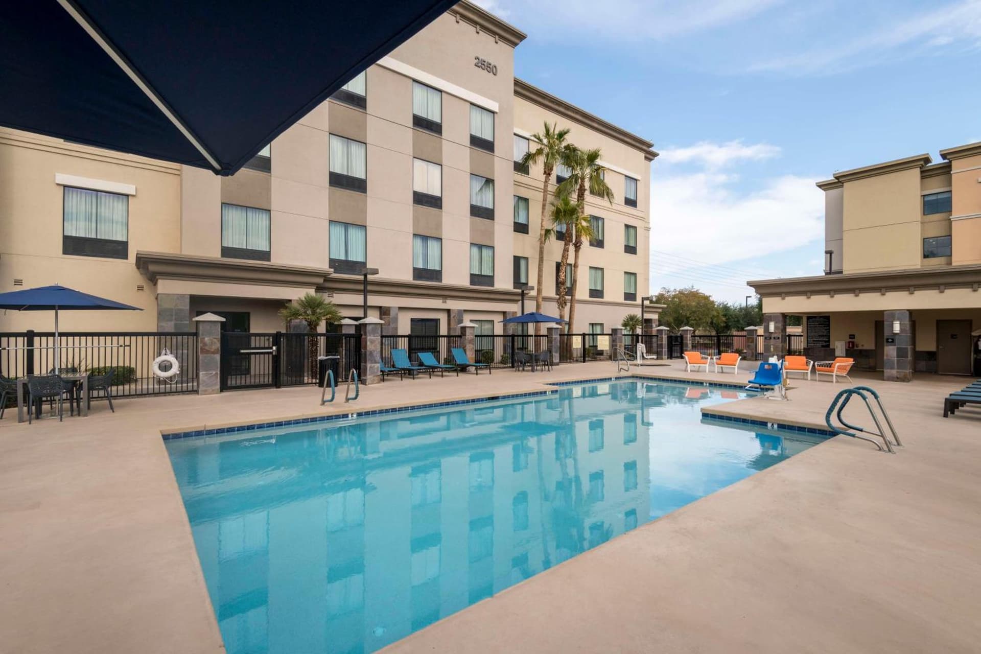 Hampton Inn & Suites Phoenix North/Happy Valley gallery photo in Phoenix, AZ — image 9