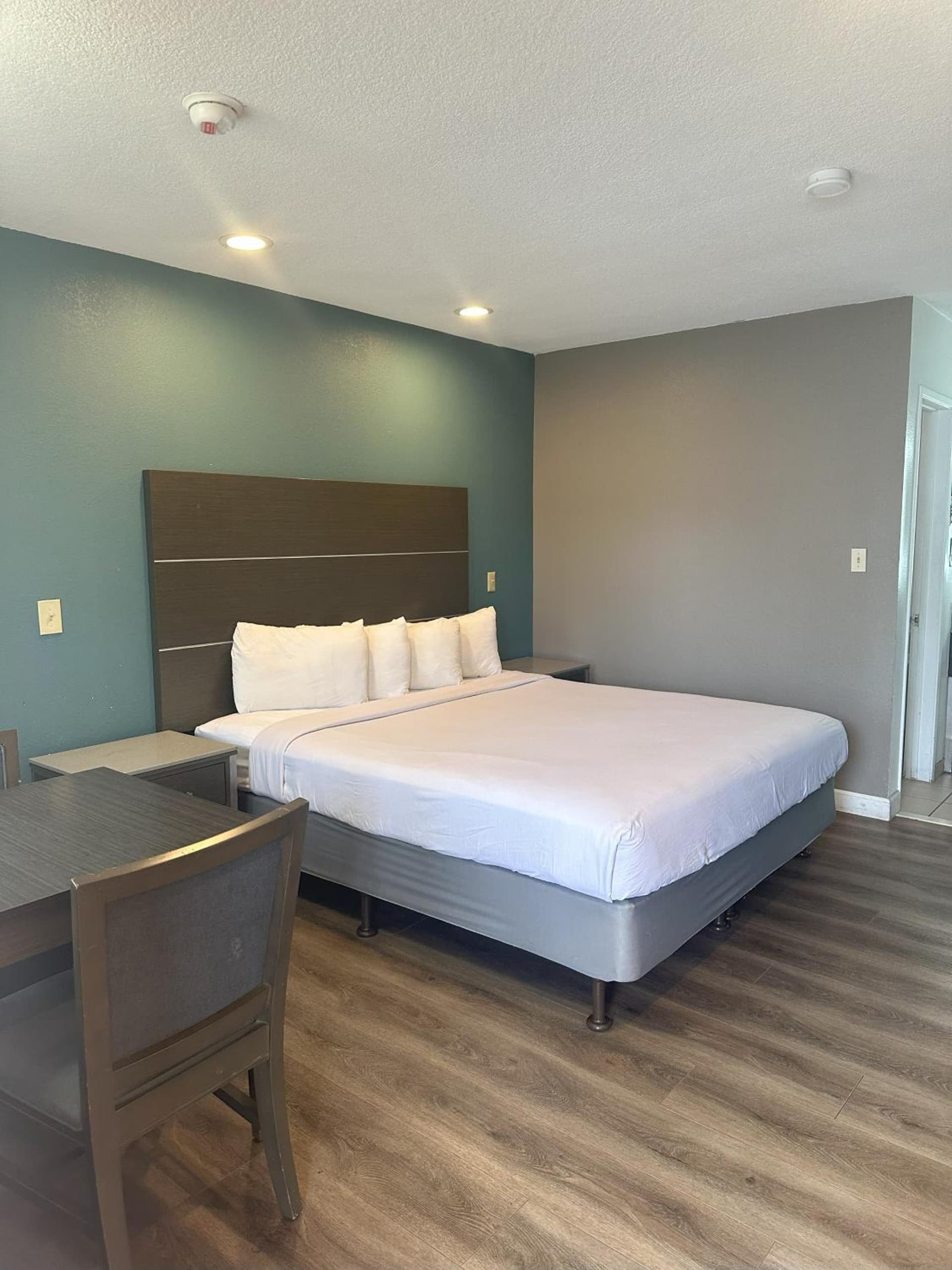 Hotel Palmeras Chula Vista gallery photo in Chula Vista, CA — image 4