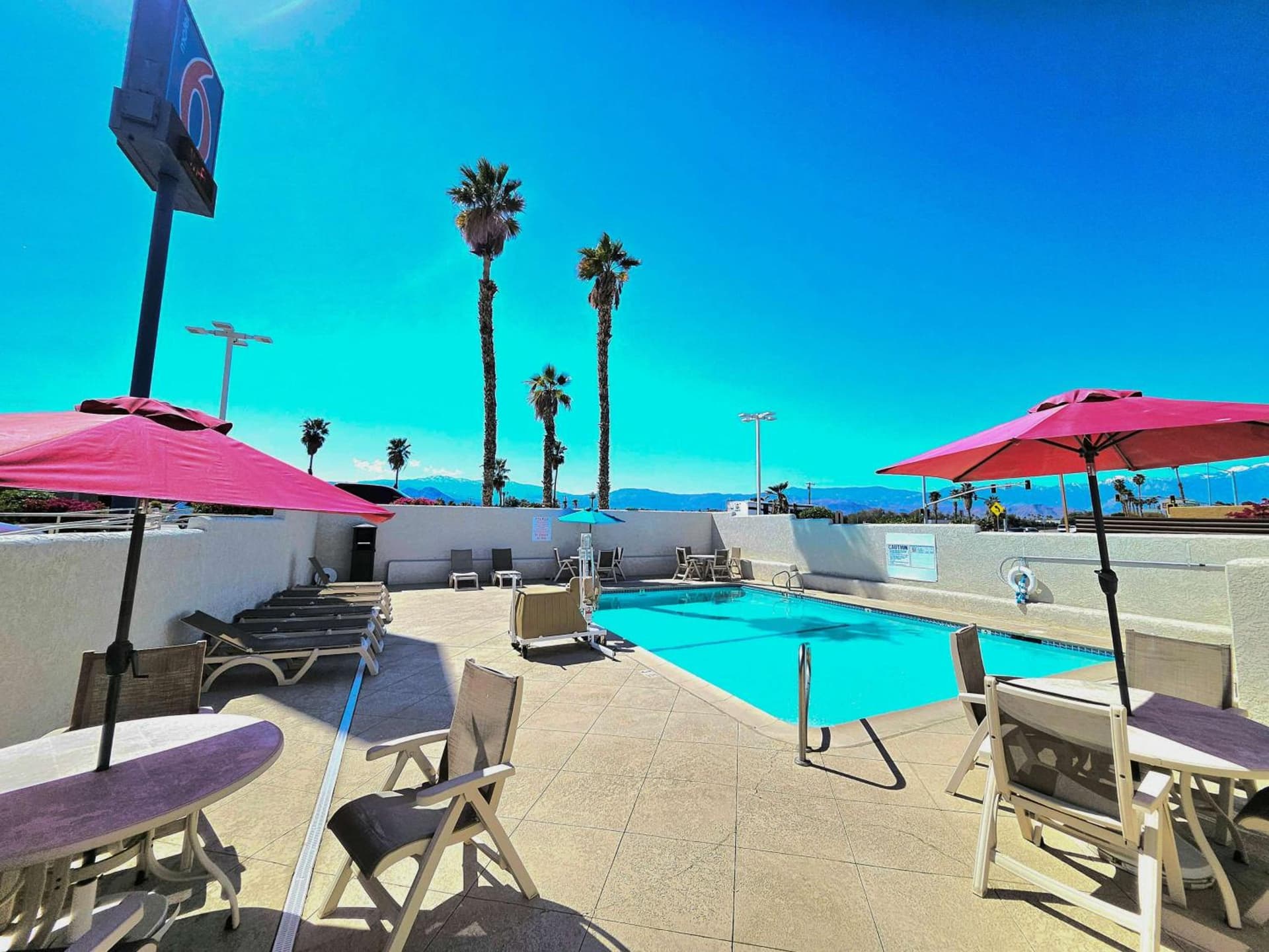 Motel 6-Palm Desert, CA - Palm Springs Area interior in Bermuda Dunes, CA — gallery photo 2