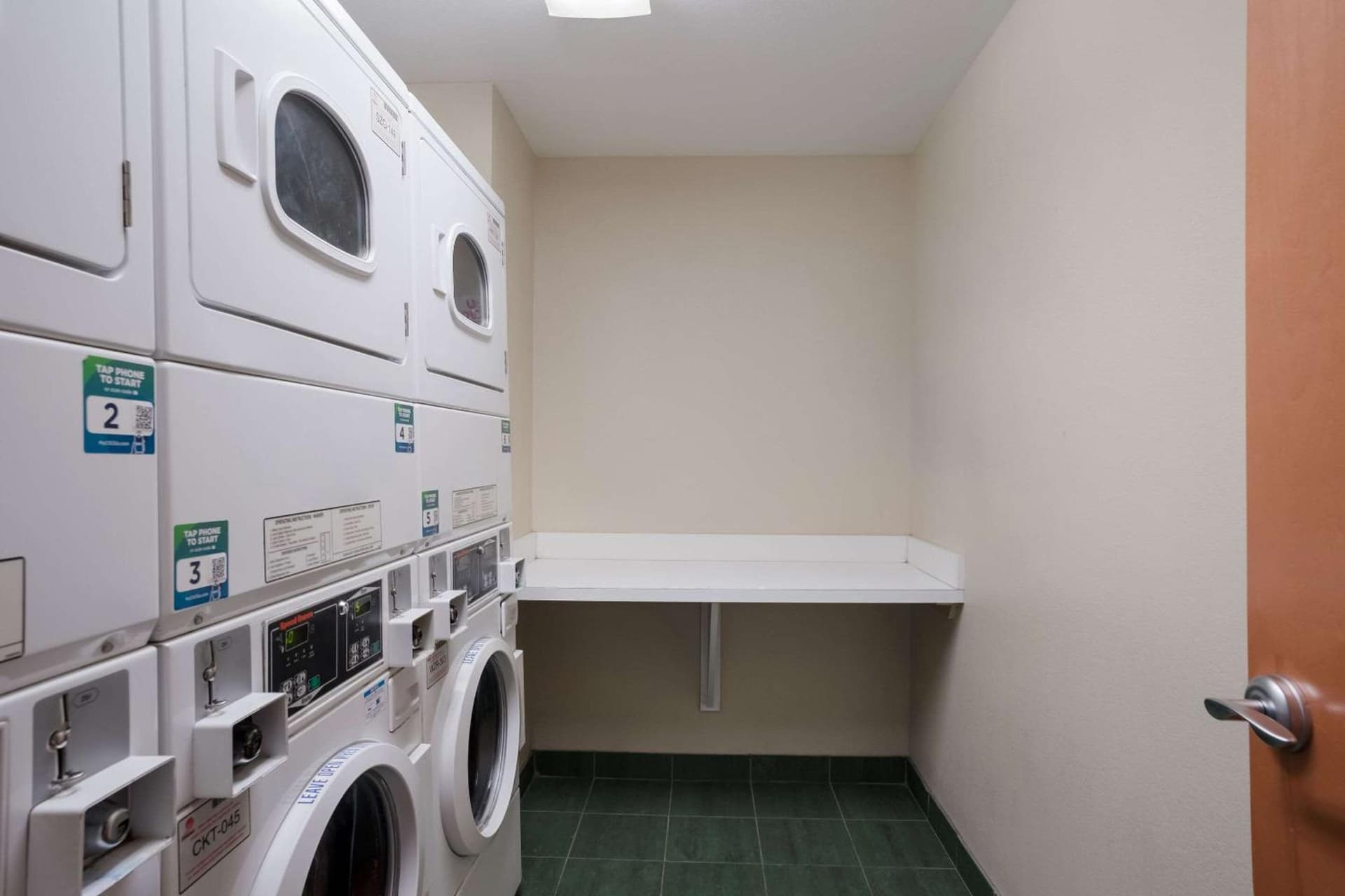 Comfort Suites Suffolk - Chesapeake gallery photo in Suffolk, VA — image 4