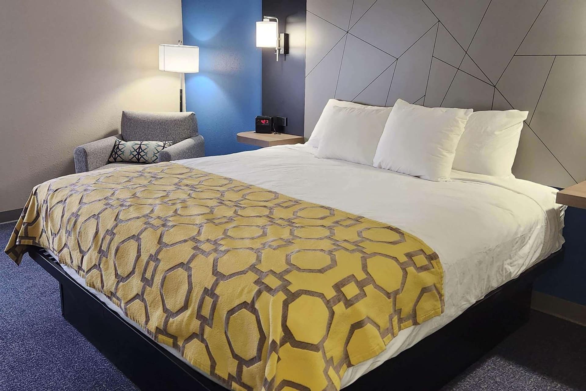 Baymont by Wyndham Davenport property views in Davenport, IA — gallery photo 3