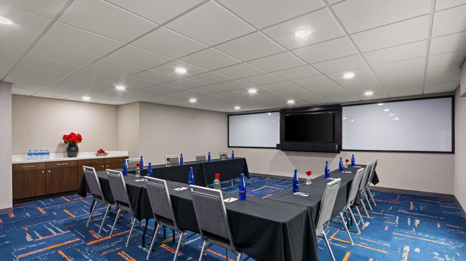 Hampton Inn Bloomington gallery photo in Bloomington, IN — image 17