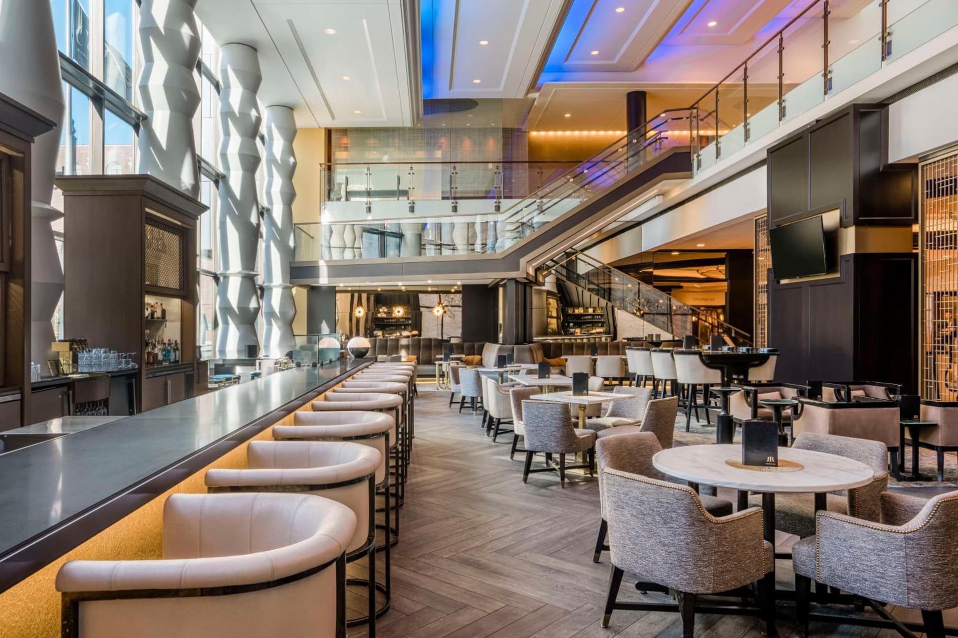 Amway Grand Plaza Hotel, Curio Collection by Hilton gallery photo in Grand Rapids, MI — image 27