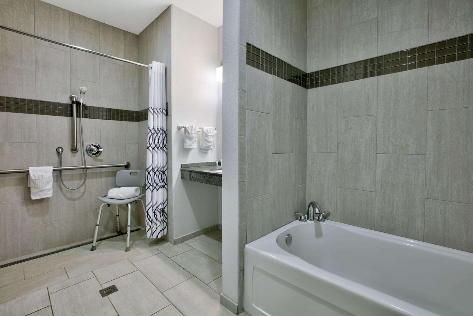 La Quinta Inn & Suites by Wyndham Lubbock Southwest gallery photo in Lubbock, TX — image 13