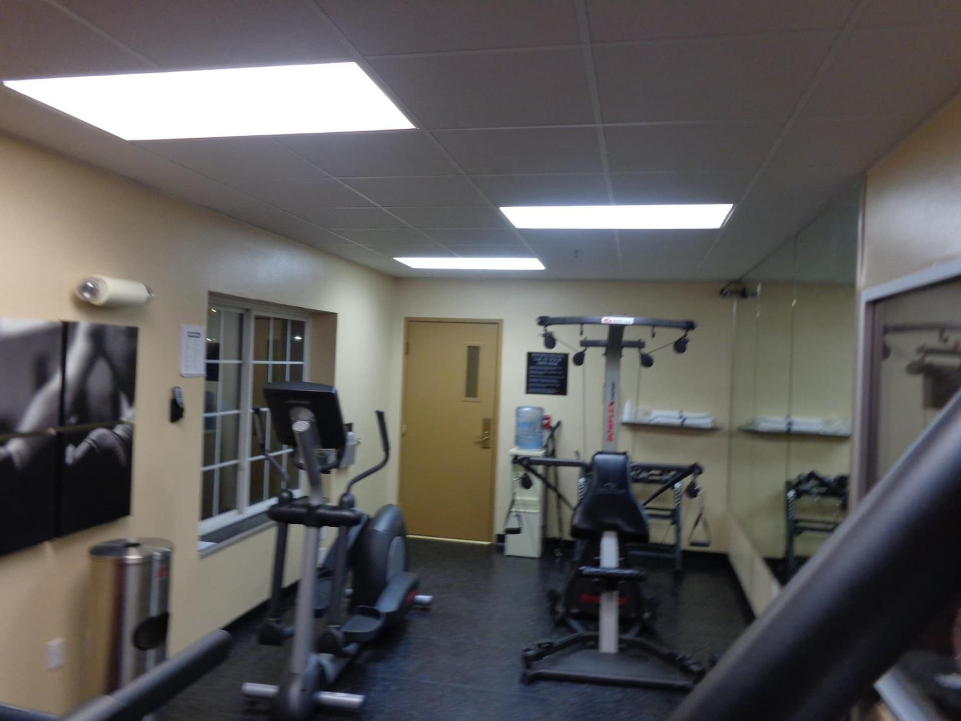 Country Inn & Suites by Radisson Bismarck Waterpark gallery photo in Bismarck, ND — image 6