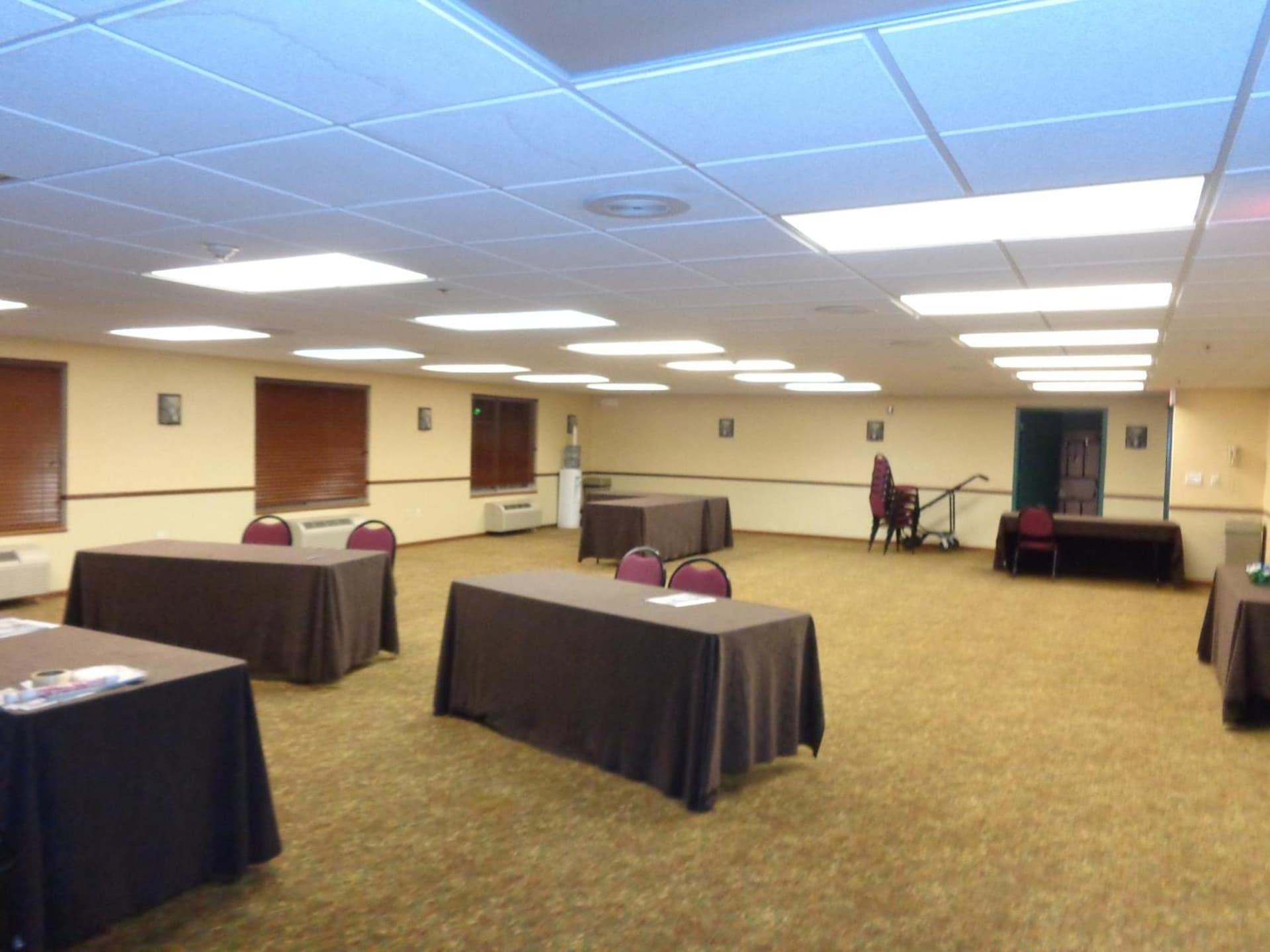 Country Inn & Suites by Radisson Bismarck Waterpark gallery photo in Bismarck, ND — image 17