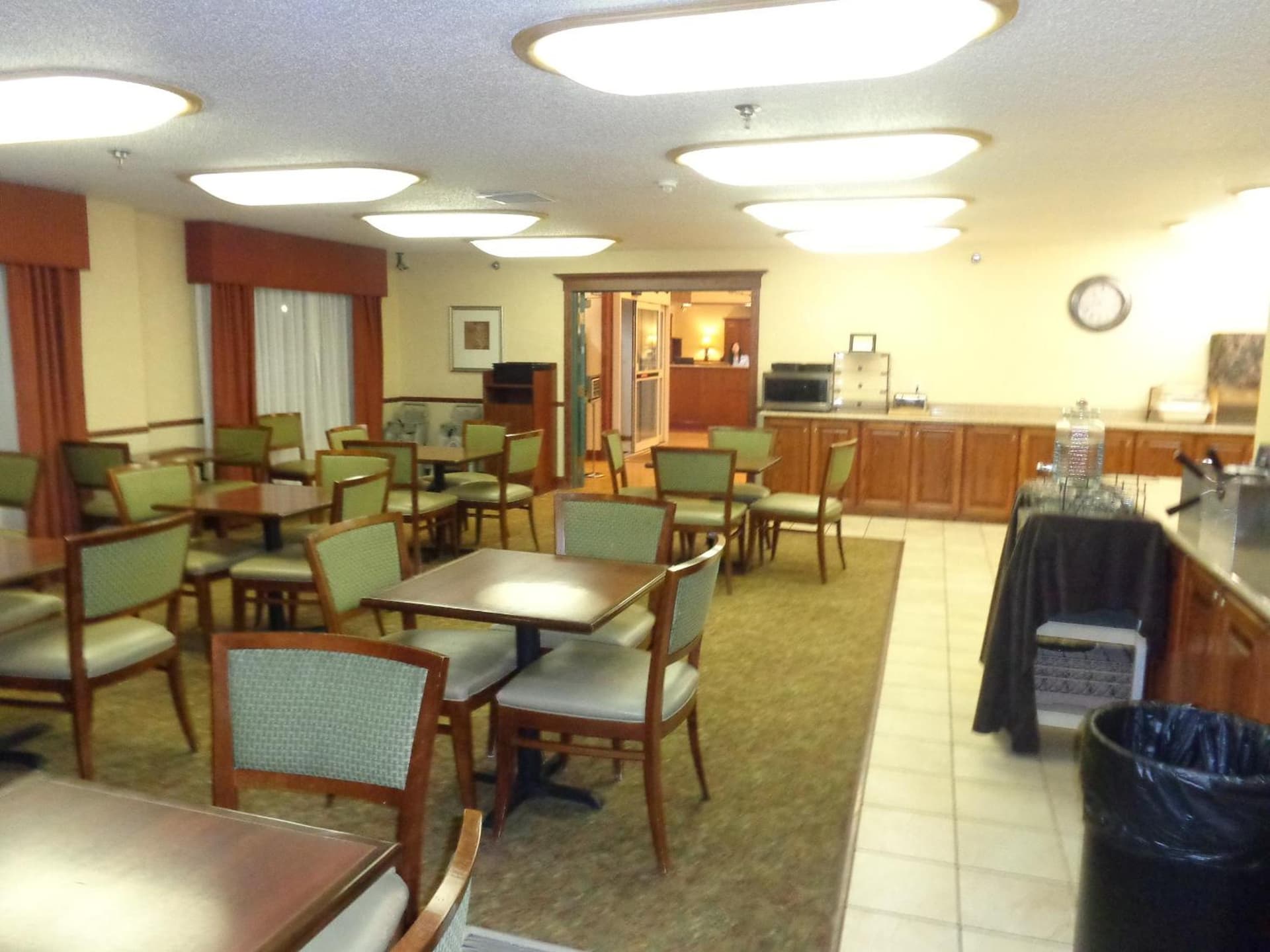 Country Inn & Suites by Radisson Bismarck Waterpark gallery photo in Bismarck, ND — image 34