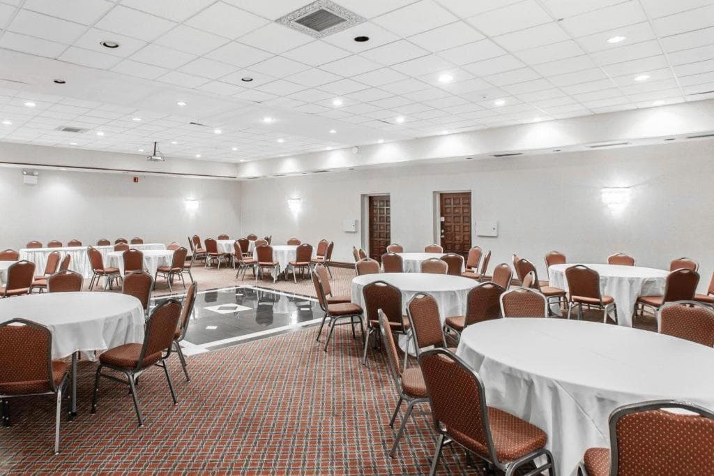 Quality Inn & Suites property views in Westampton Township — gallery photo 3