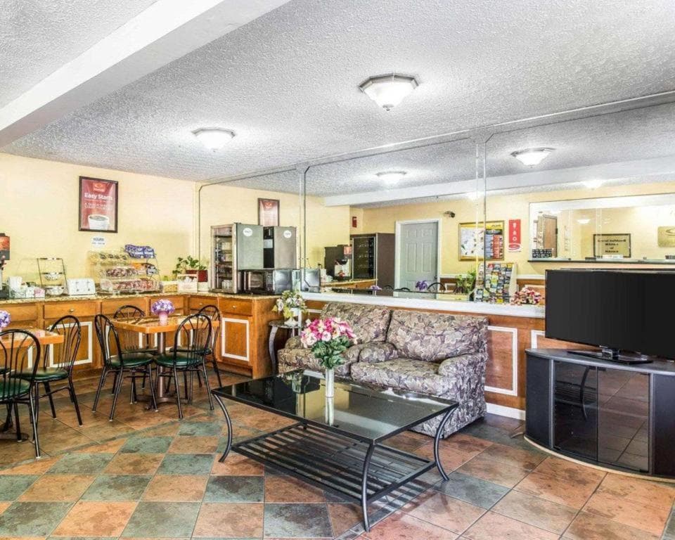 Econo Lodge Decatur - Atlanta East property views in Decatur, GA — gallery photo 3