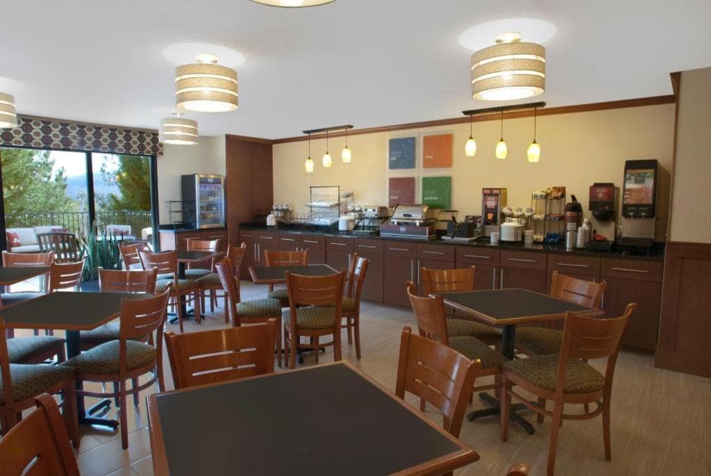 Quality Inn & Suites gallery photo in Dawsonville, GA — image 7