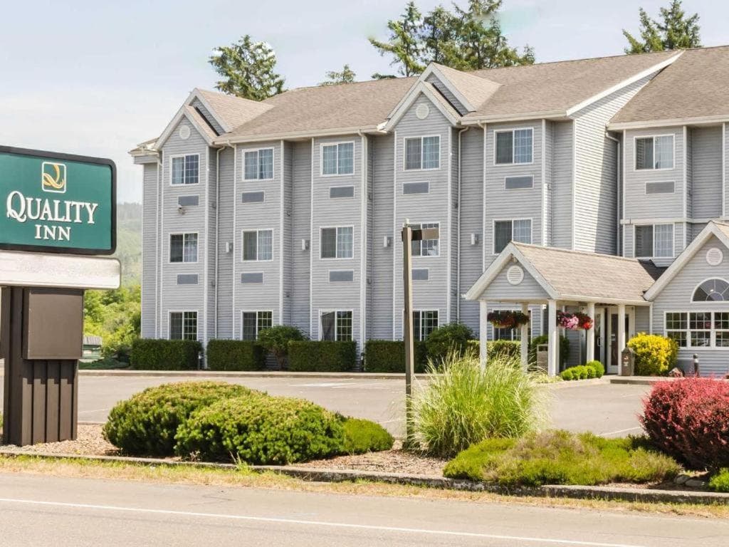 Quality Inn featured exterior or lobby in Seaside, OR — similar hotel