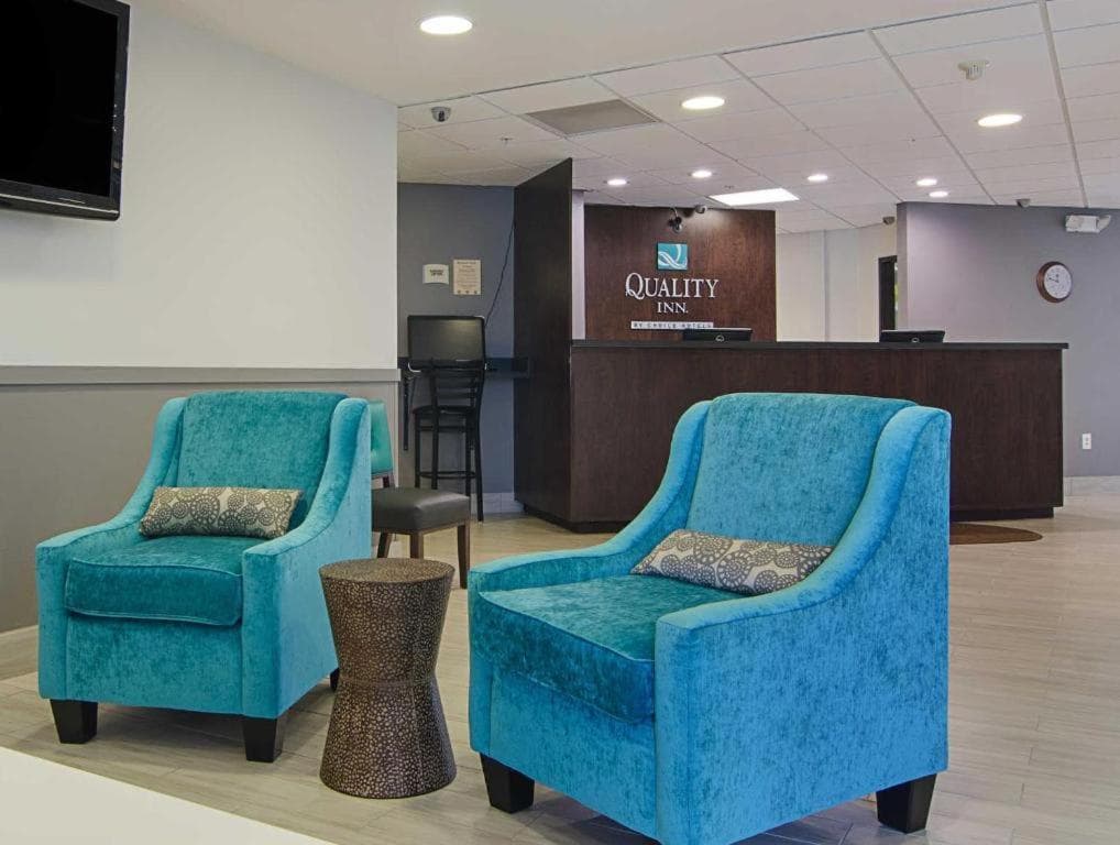 Quality Inn interior in Seaside, OR — gallery photo 2