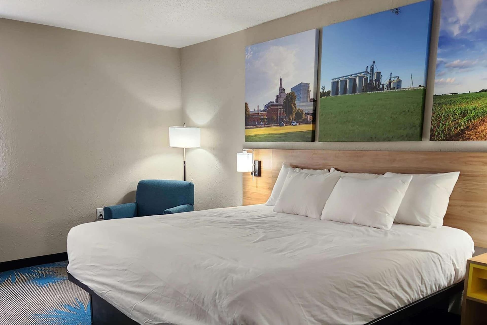 Days Inn by Wyndham Davenport gallery photo in Davenport, IA — image 8
