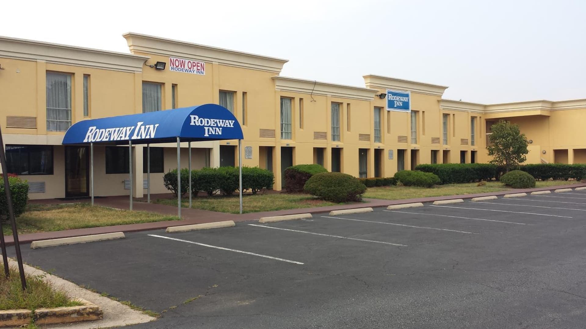 Rodeway Inn Joint Base Andrews Area interior in Camp Springs, MD — gallery photo 2