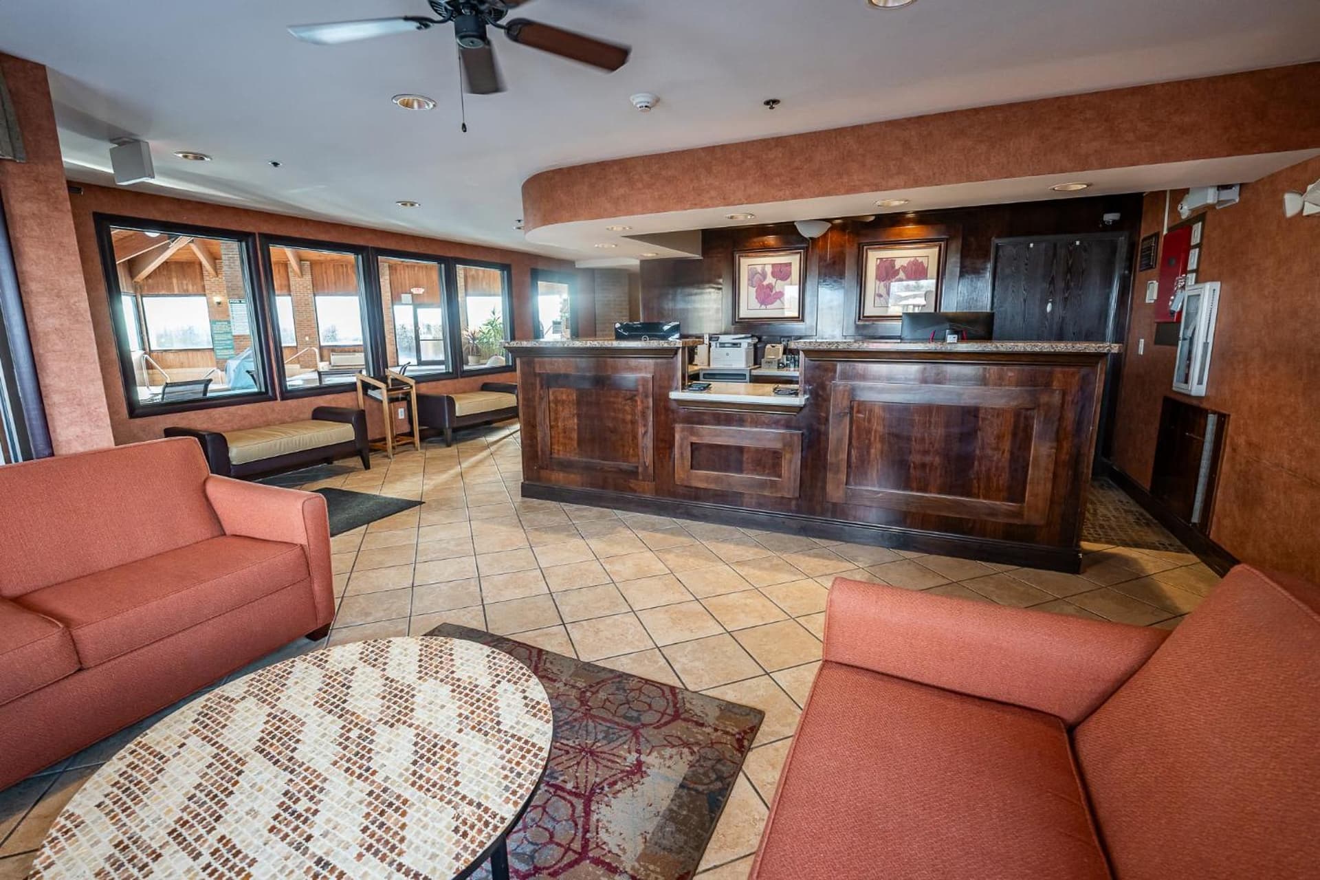 Christopher Inn and Suites featured exterior or lobby in Chillicothe, OH — similar hotel