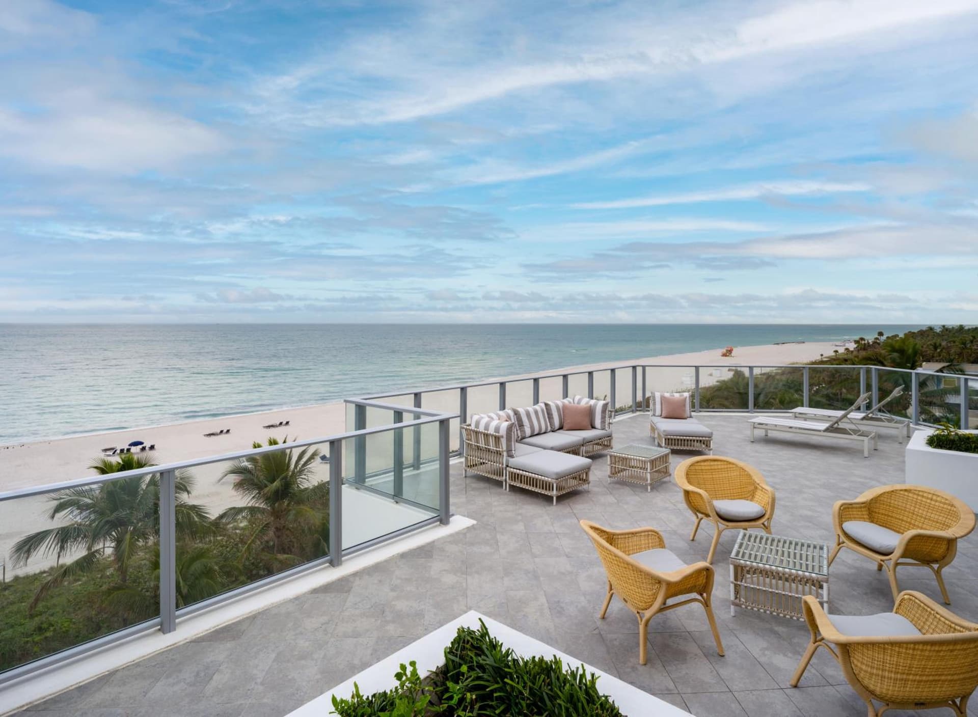 Cadillac Hotel & Beach Club, Autograph Collection interior in Miami Beach, FL — gallery photo 2