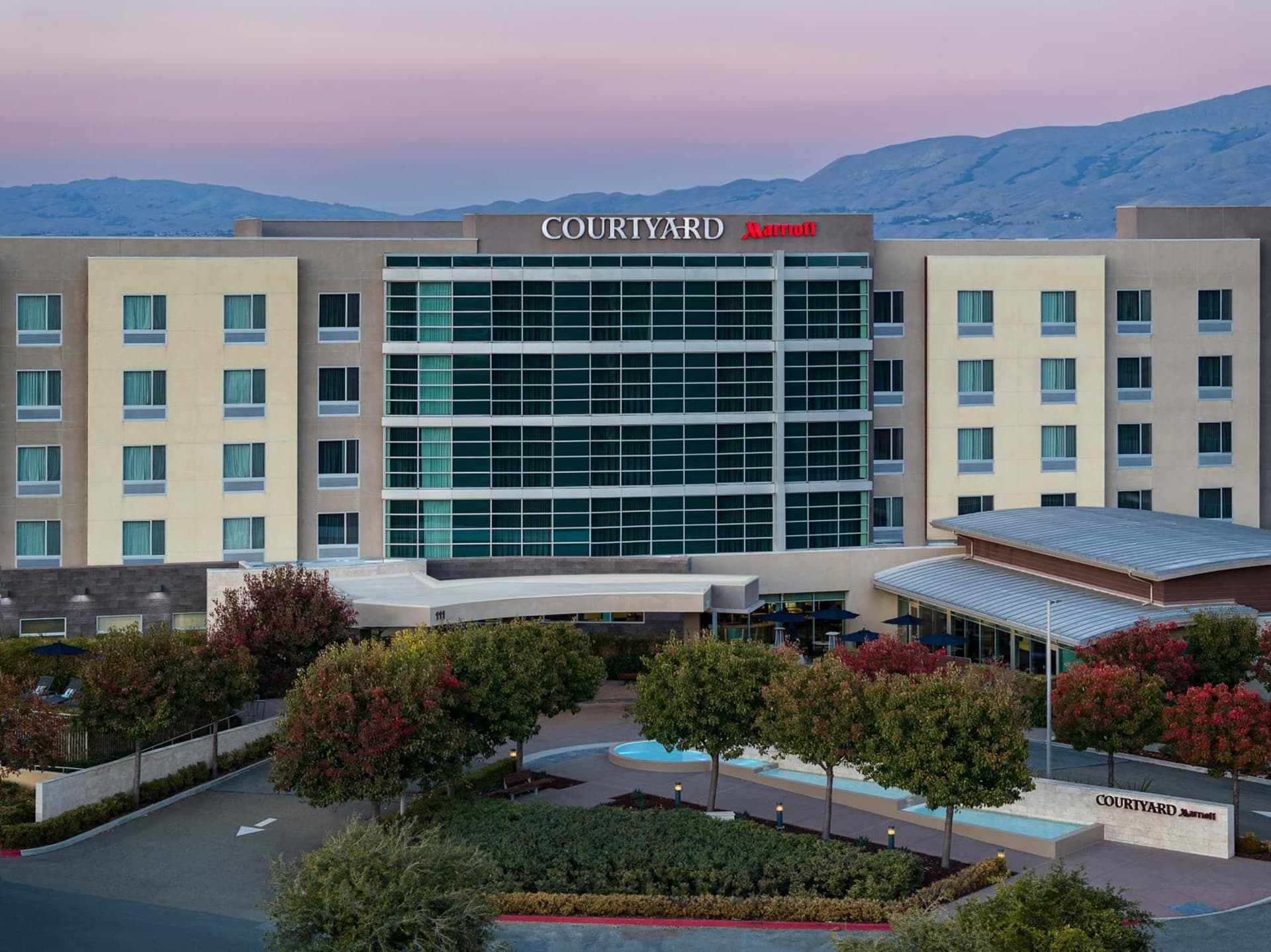 Courtyard by Marriott San Jose North/ Silicon Valley interior in San Jose, CA — gallery photo 2